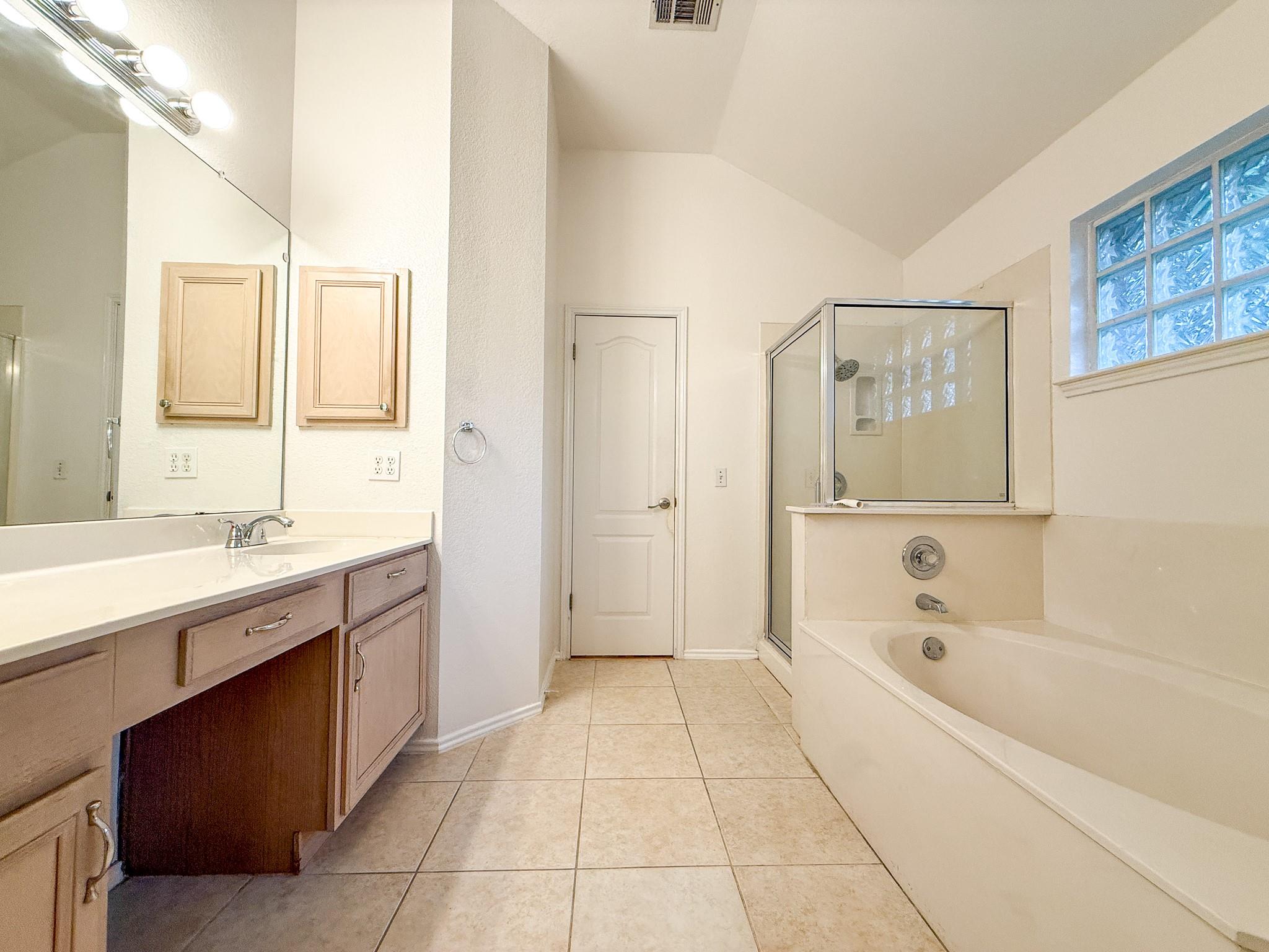 16908 Cactus Blossom Dr Property Photo 8