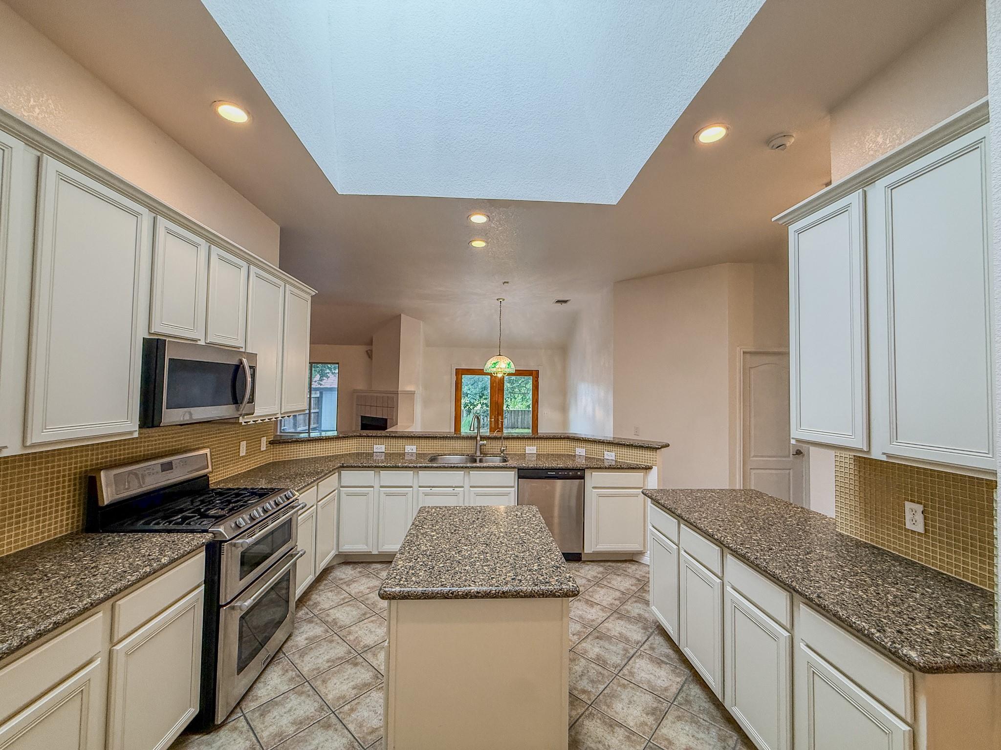 16908 Cactus Blossom Dr Property Photo 15