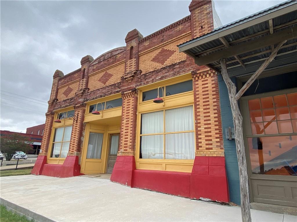 202 N Commerce St Property Photo 3