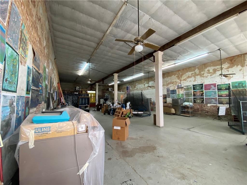 202 N Commerce St Property Photo 8