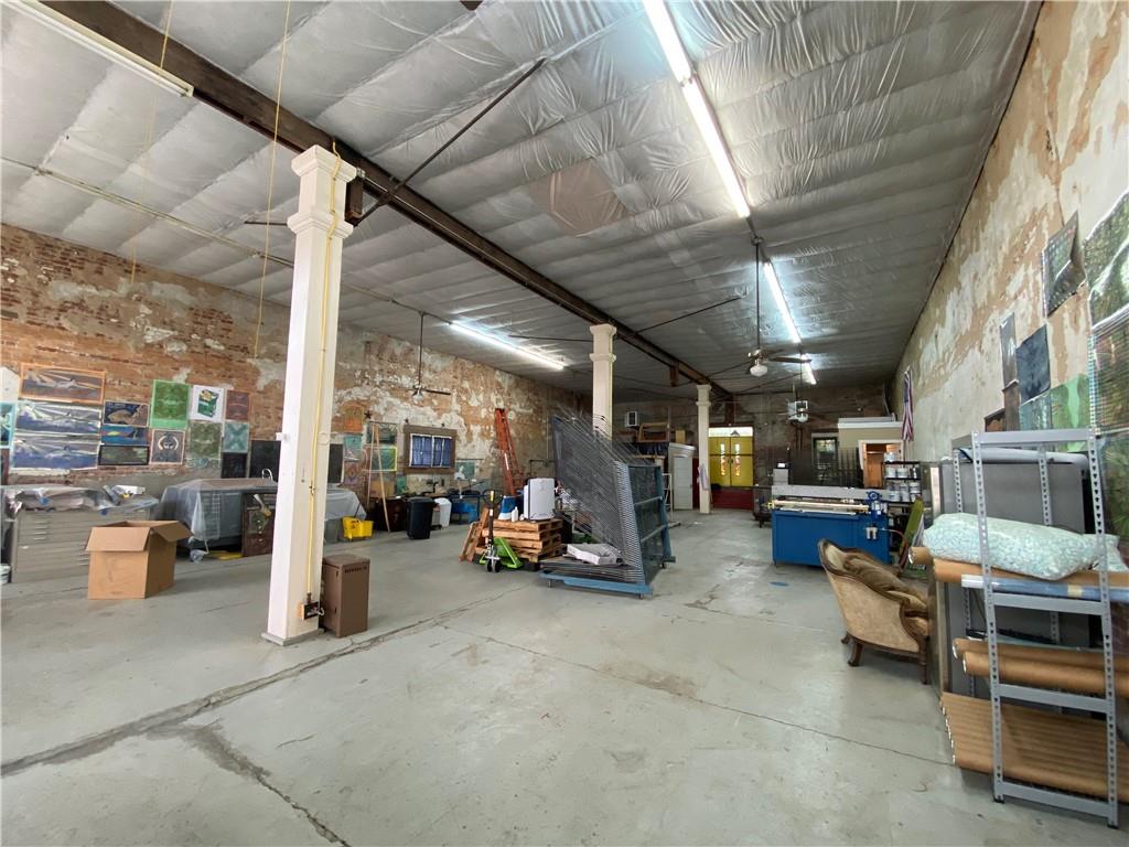 202 N Commerce St Property Photo 10