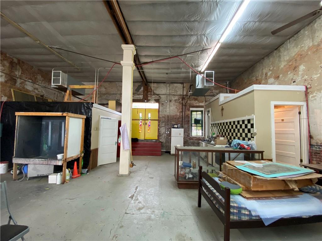 202 N Commerce St Property Photo 11