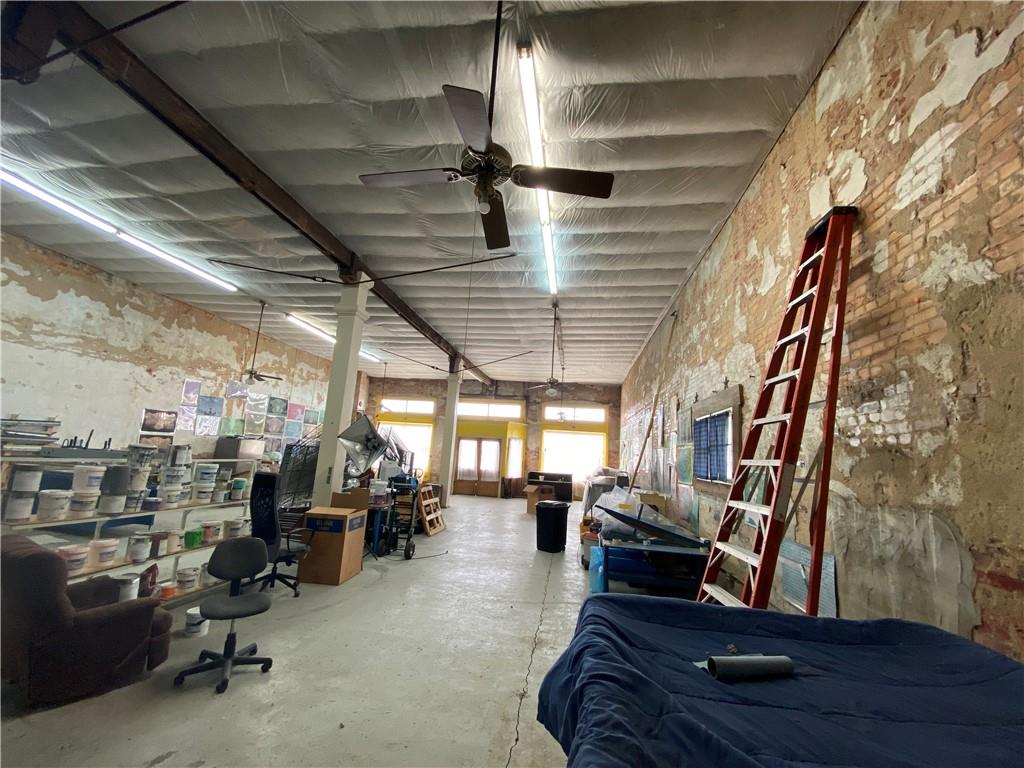 202 N Commerce St Property Photo 14
