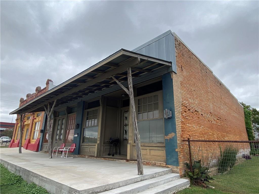 202 N Commerce St Property Photo 21