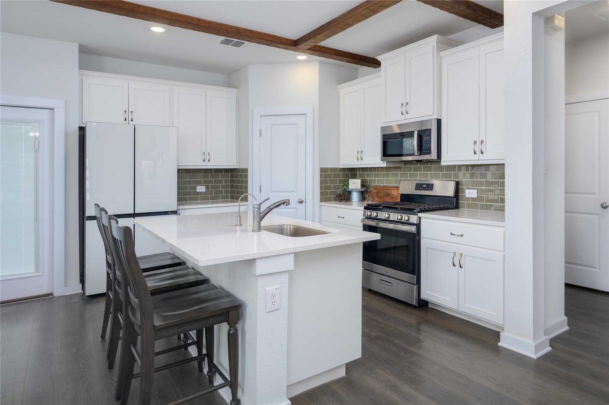 208 Garner Dr Property Photo 7