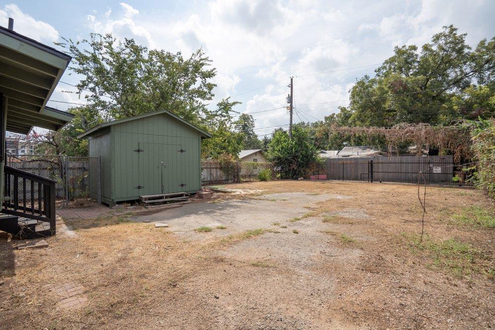 2703 E Cesar Chavez St Property Photo 8