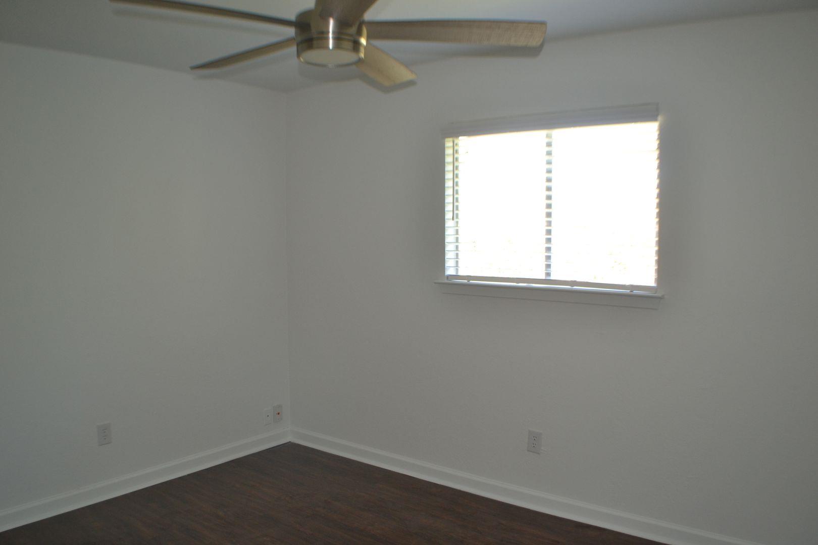 4506 Adelphi Ln Property Photo 10