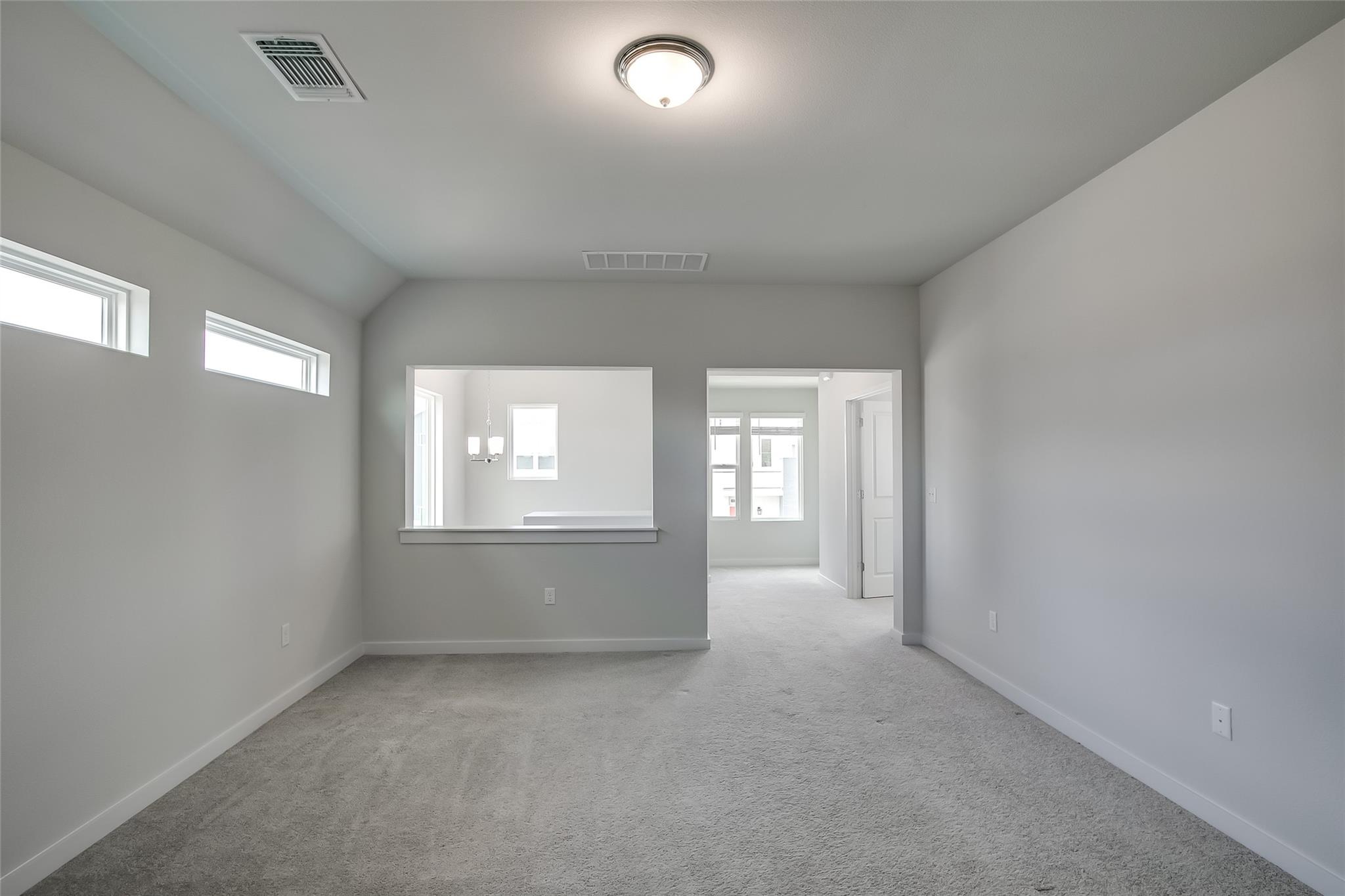 15107 Forum Ave Property Photo 15