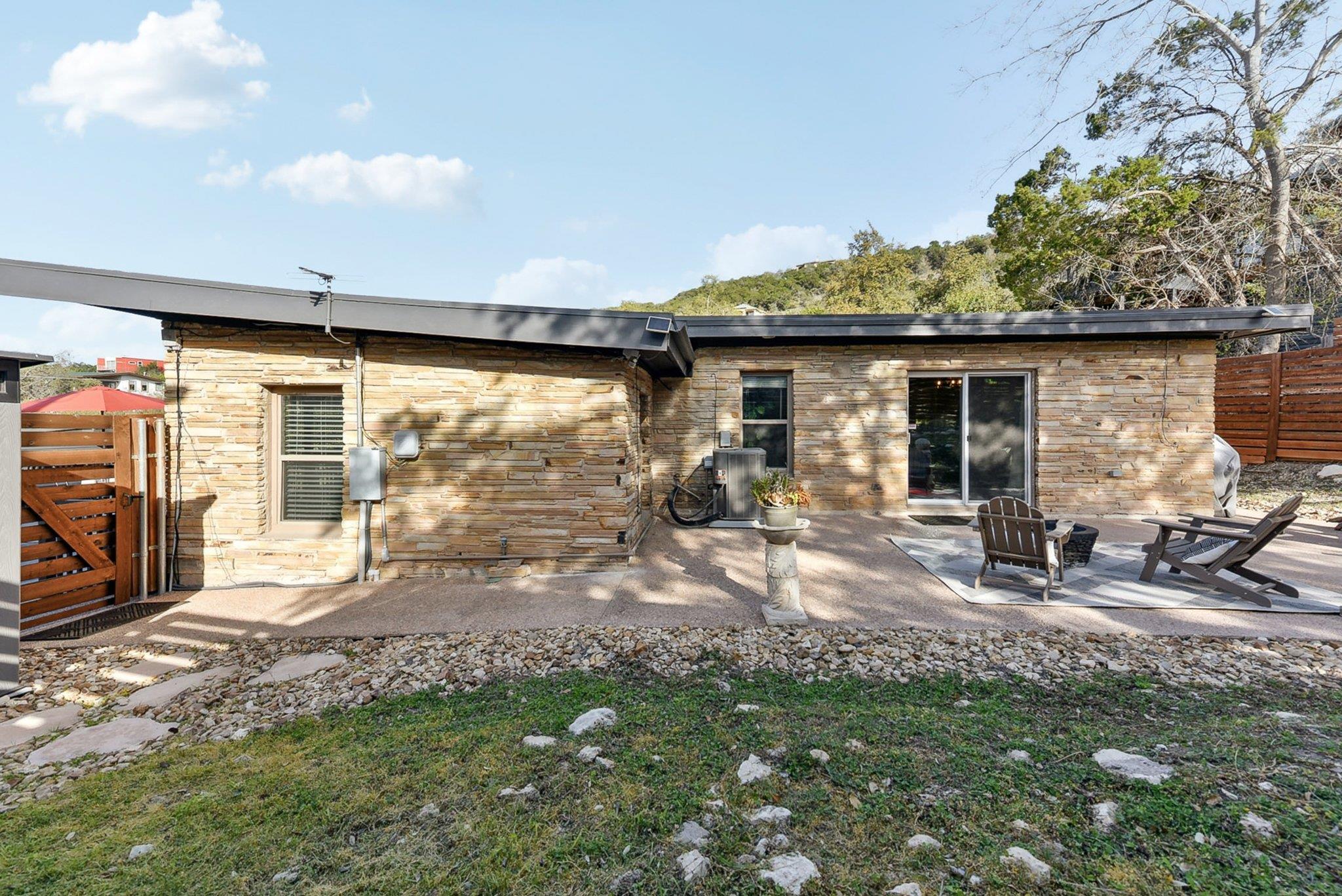7067 Comanche Trl Property Photo 19