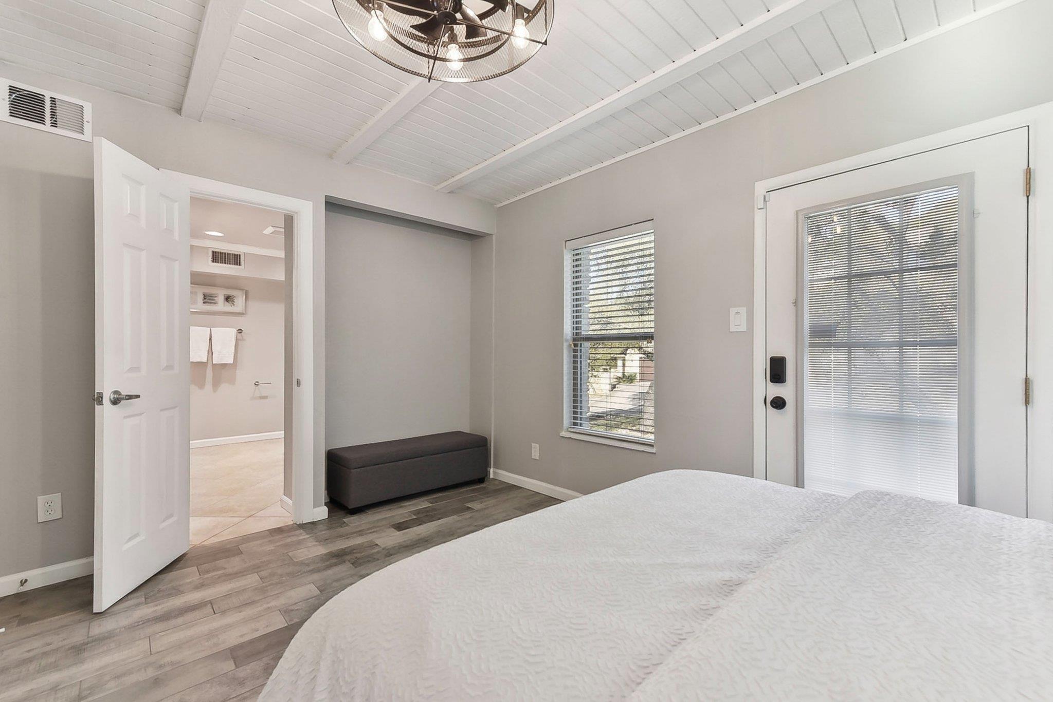 7067 Comanche Trl Property Photo 23
