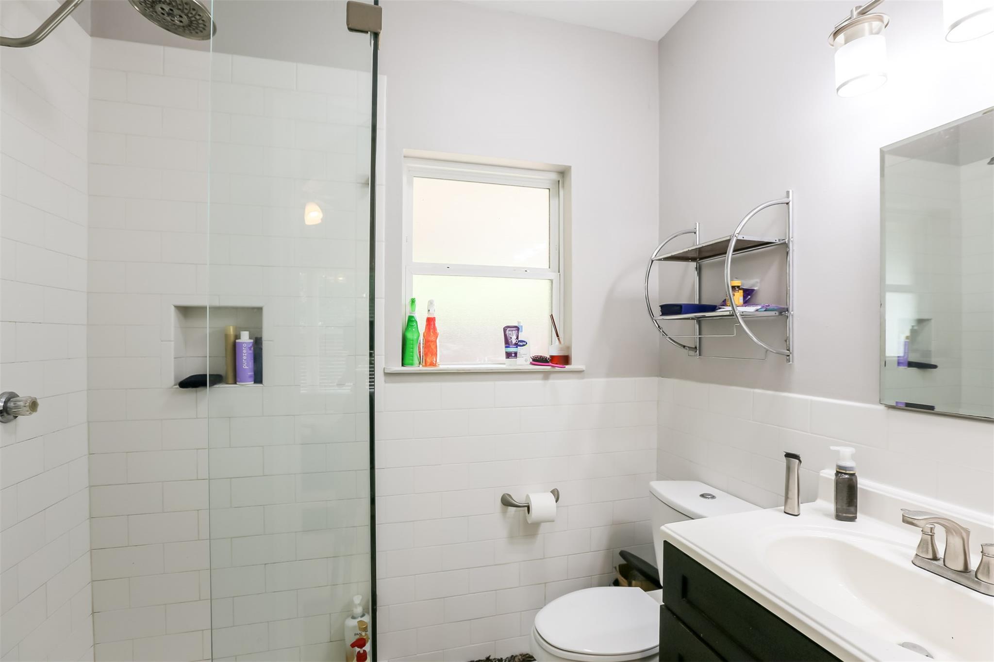 308 E 32nd St #a Property Photo 12