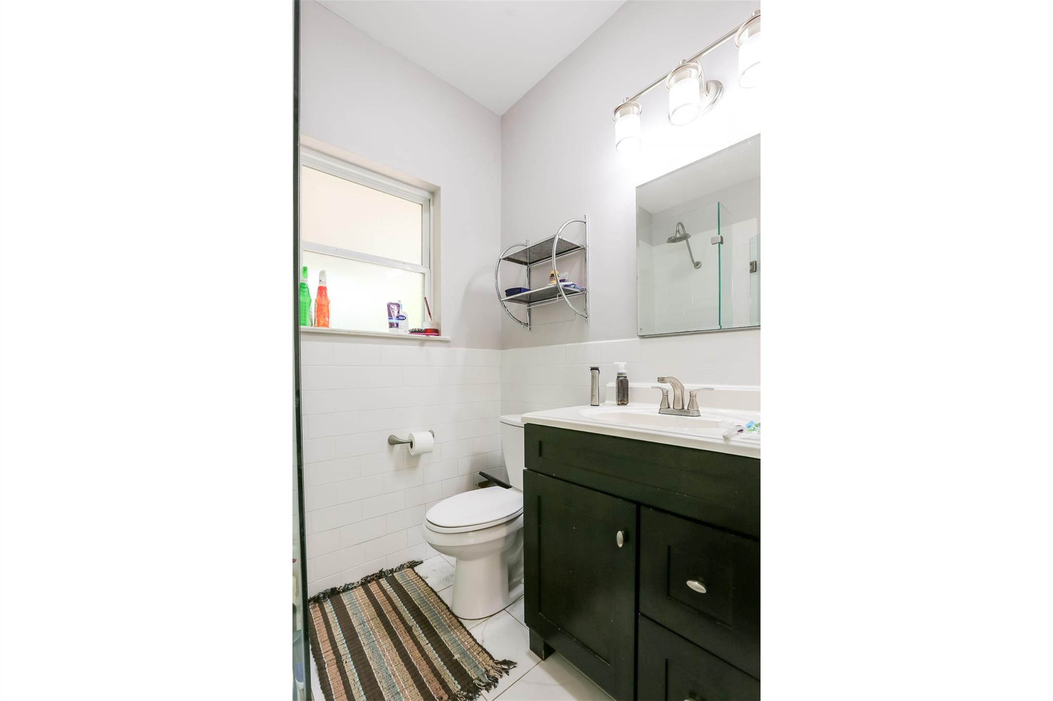 308 E 32nd St #a Property Photo 13