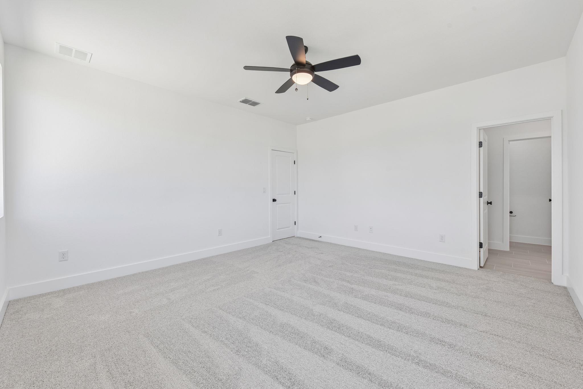 149 Maverick Ave Property Photo 14