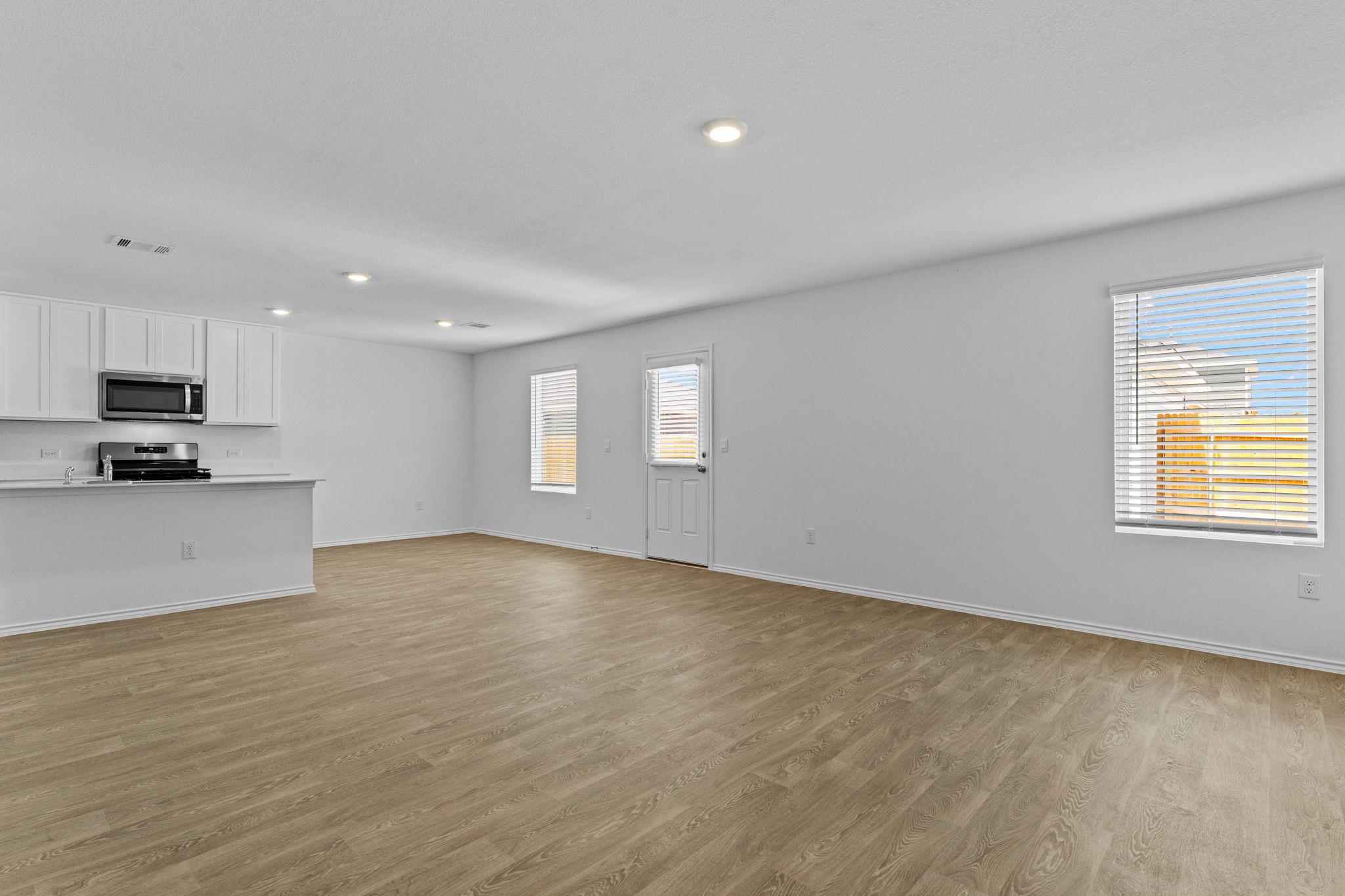 251 Bardwell Way Property Photo 3