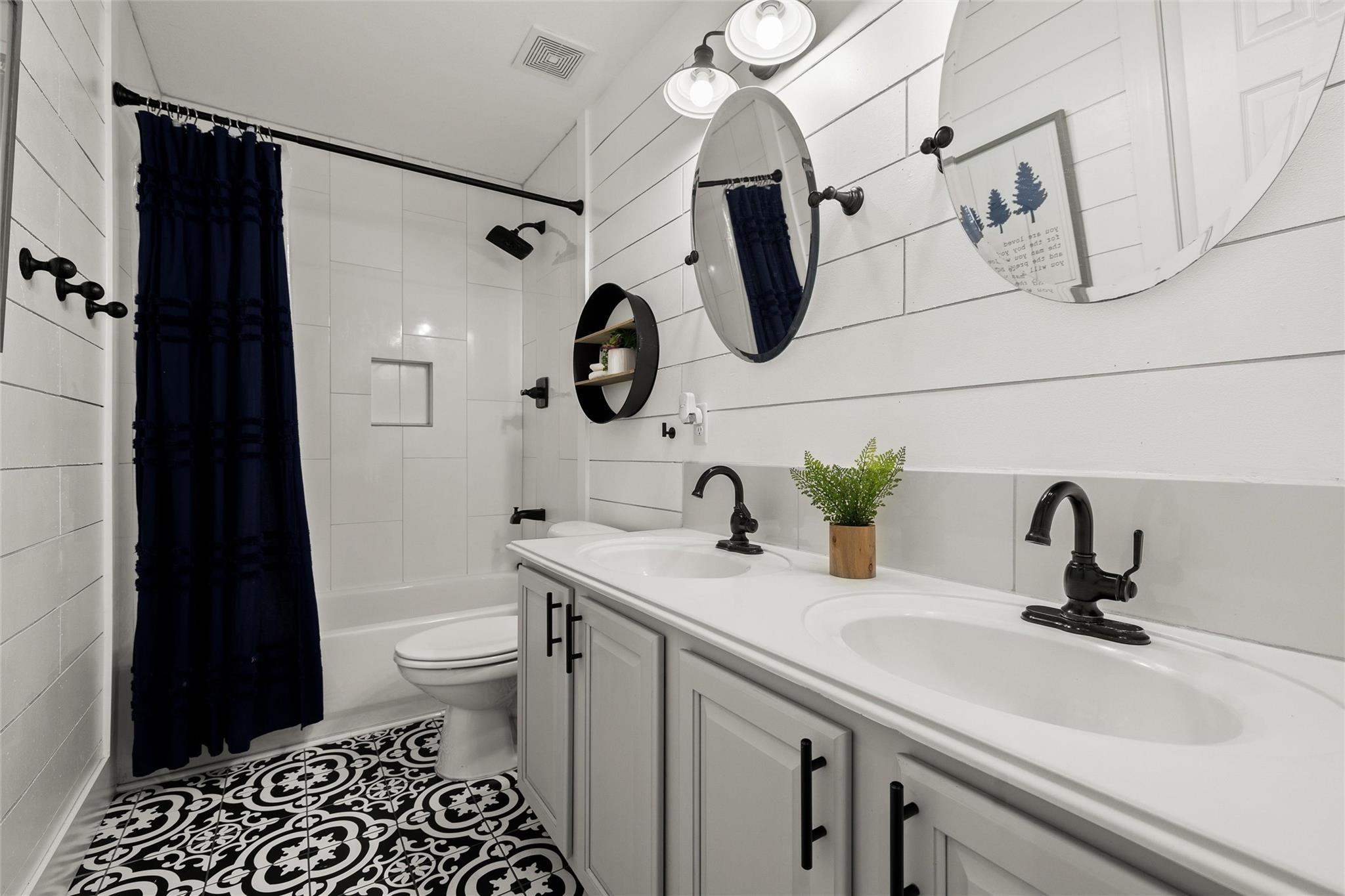 143 Enchanted Cv Property Photo 28