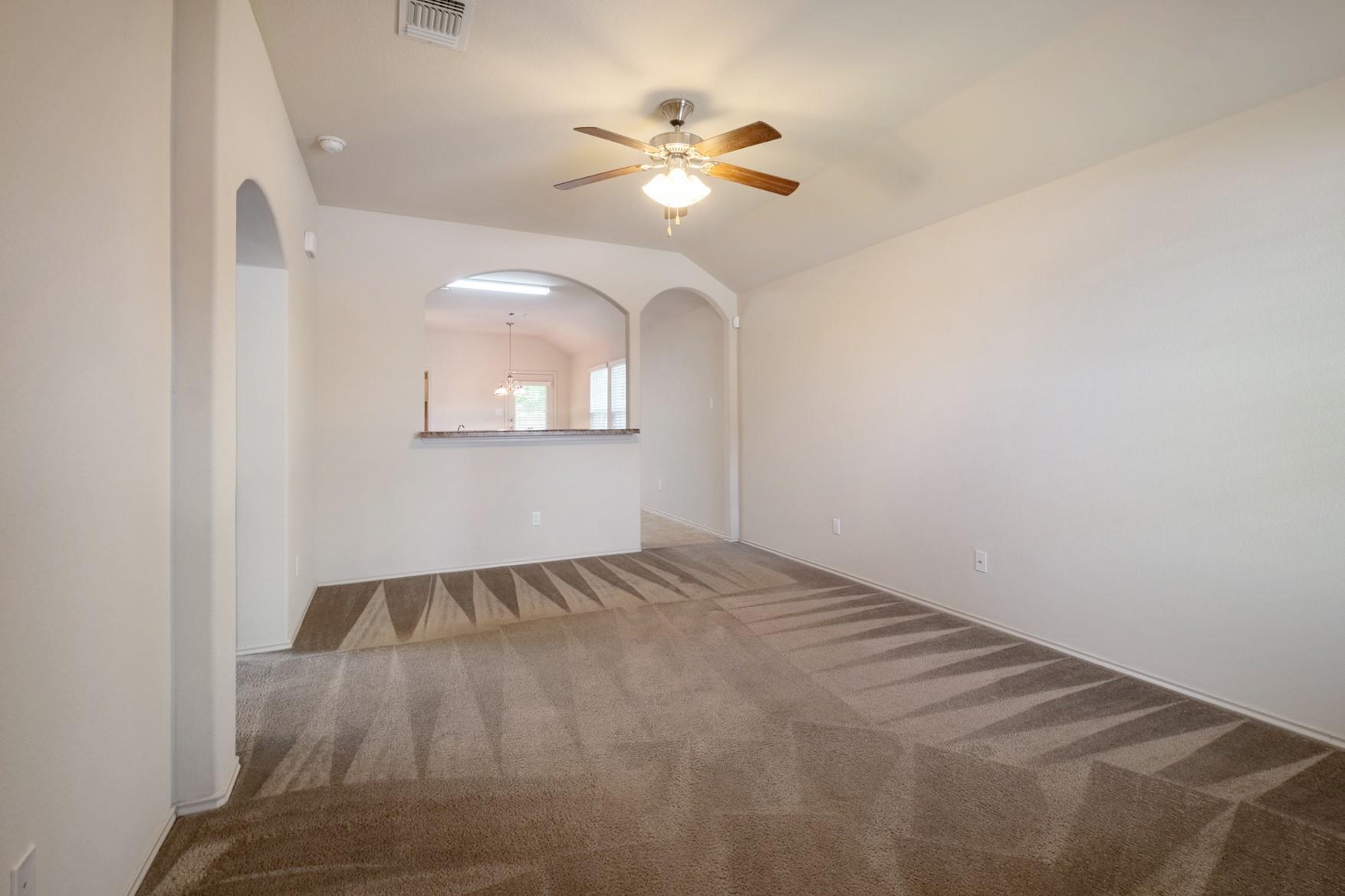 100 Azurite Dr Property Photo 4
