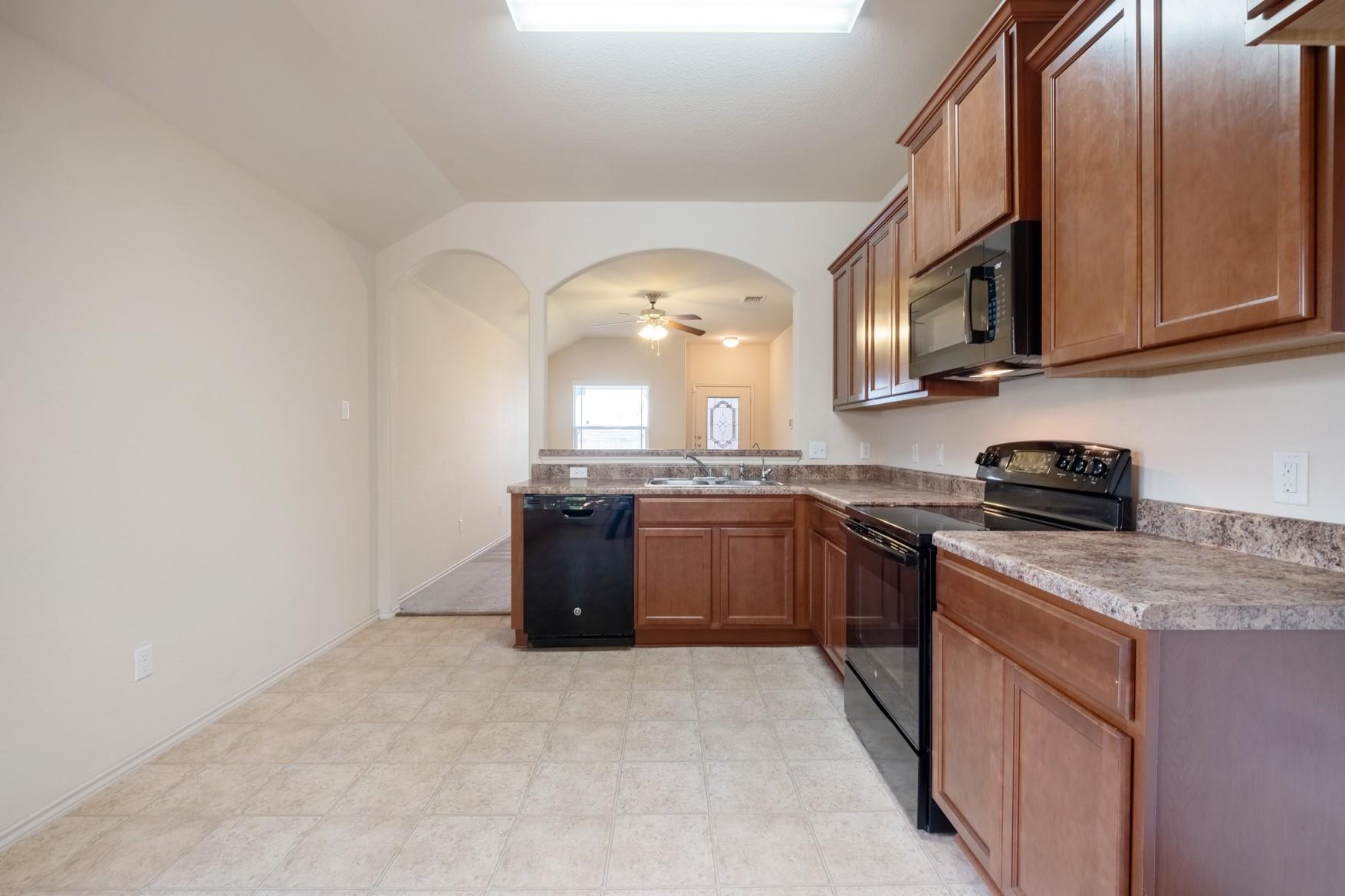 100 Azurite Dr Property Photo 8