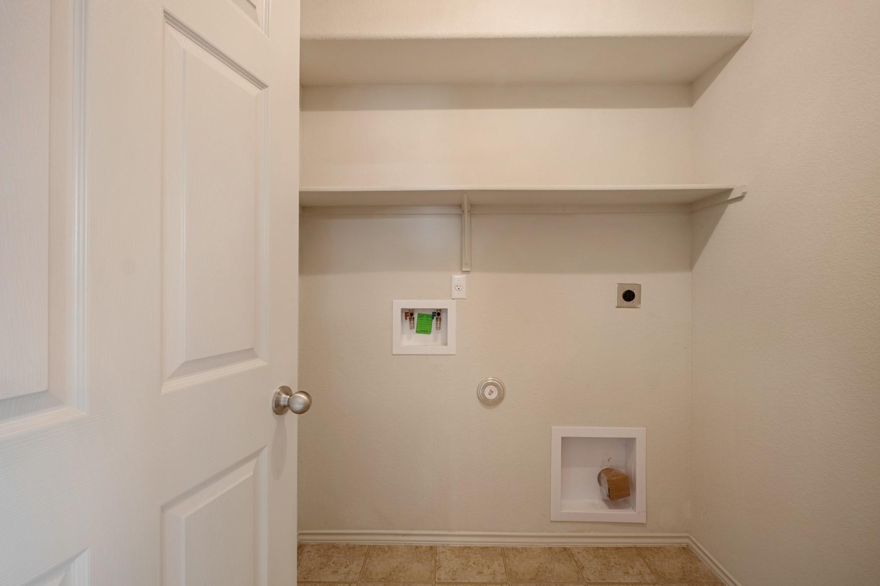 100 Azurite Dr Property Photo 11