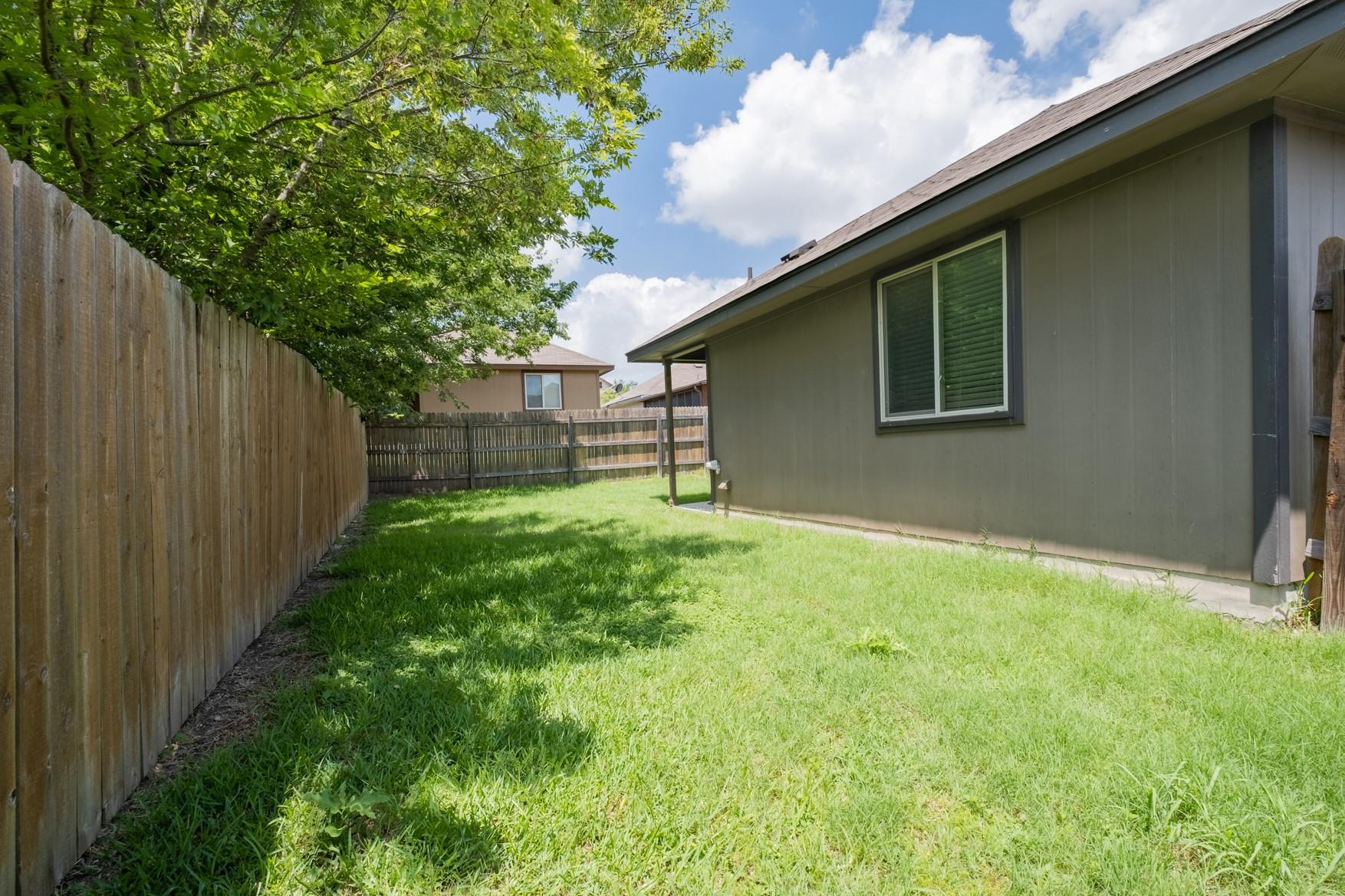 100 Azurite Dr Property Photo 20
