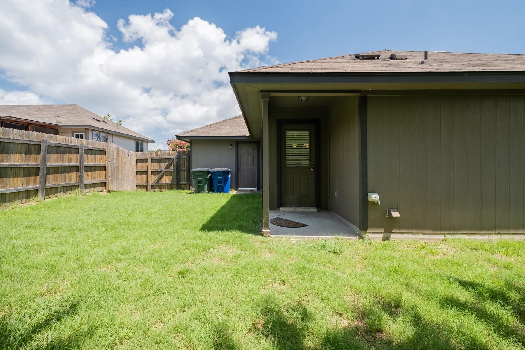 100 Azurite Dr Property Photo 21