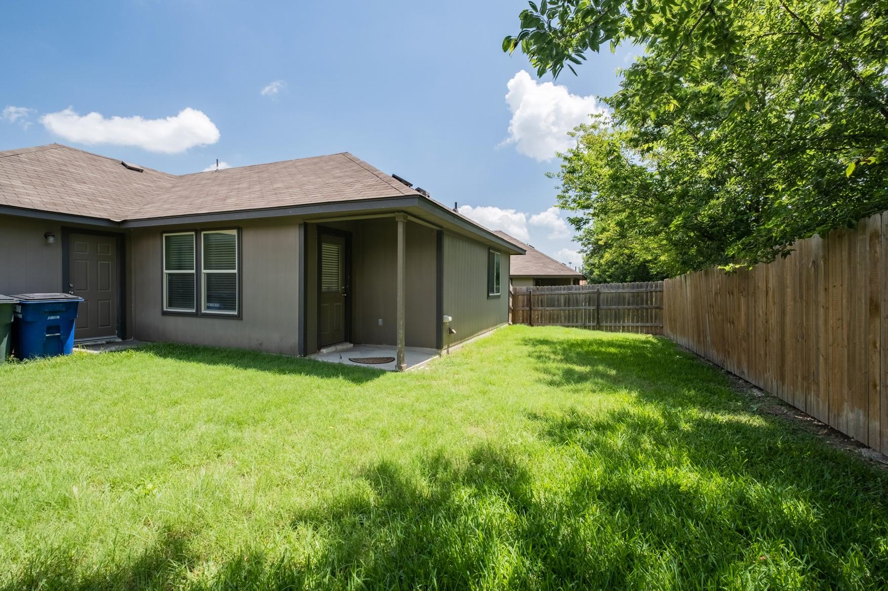 100 Azurite Dr Property Photo 22