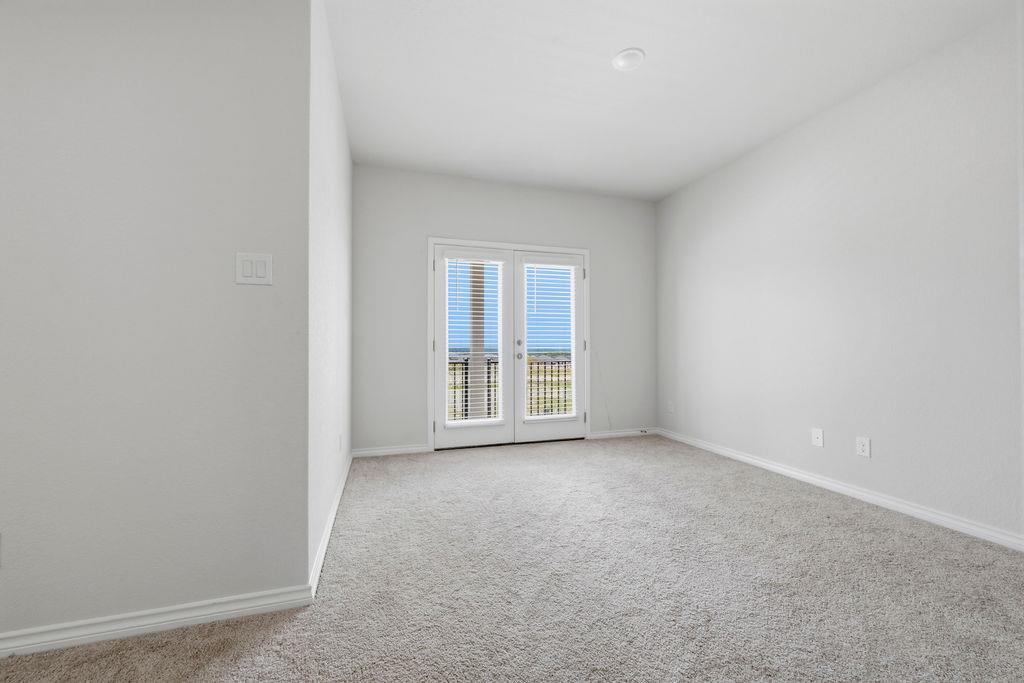 245 Leeland Dr Property Photo 21
