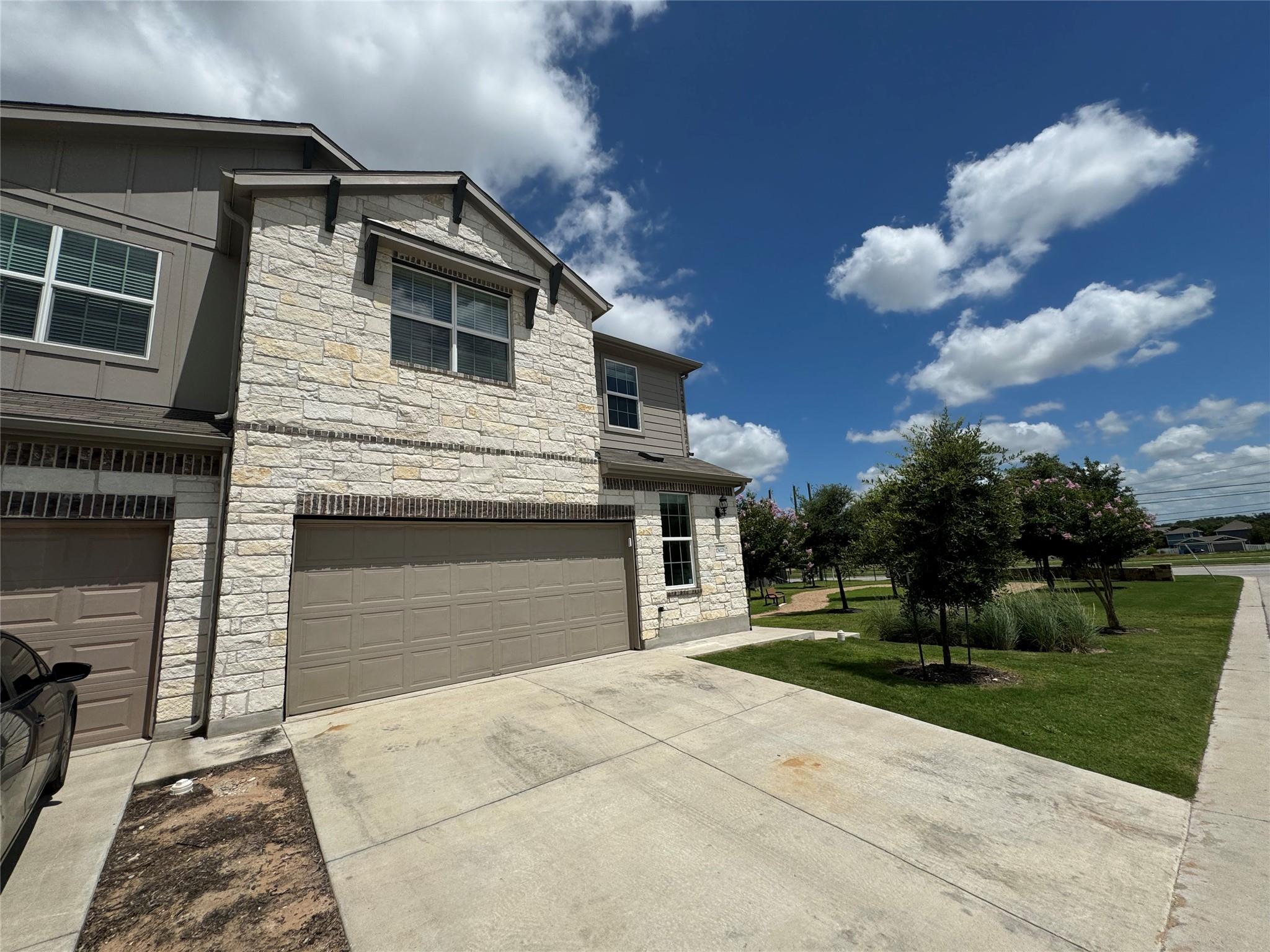 17502d Bay Skipper Dr Property Photo 1