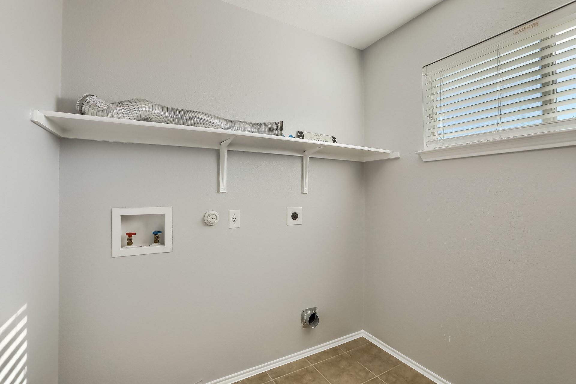 3922595 Property Photo 32