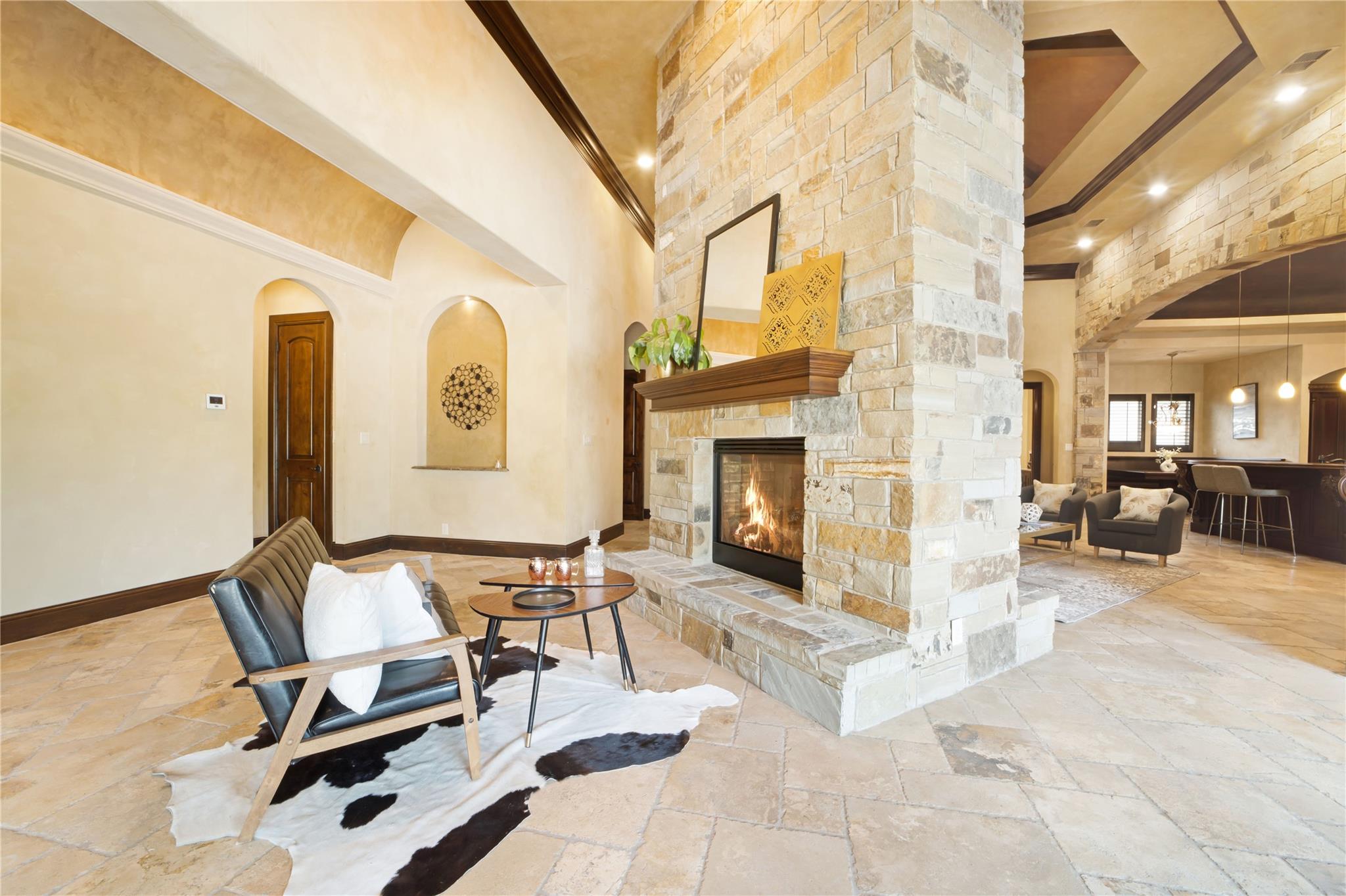 1024 Spanish Trl Property Photo 3