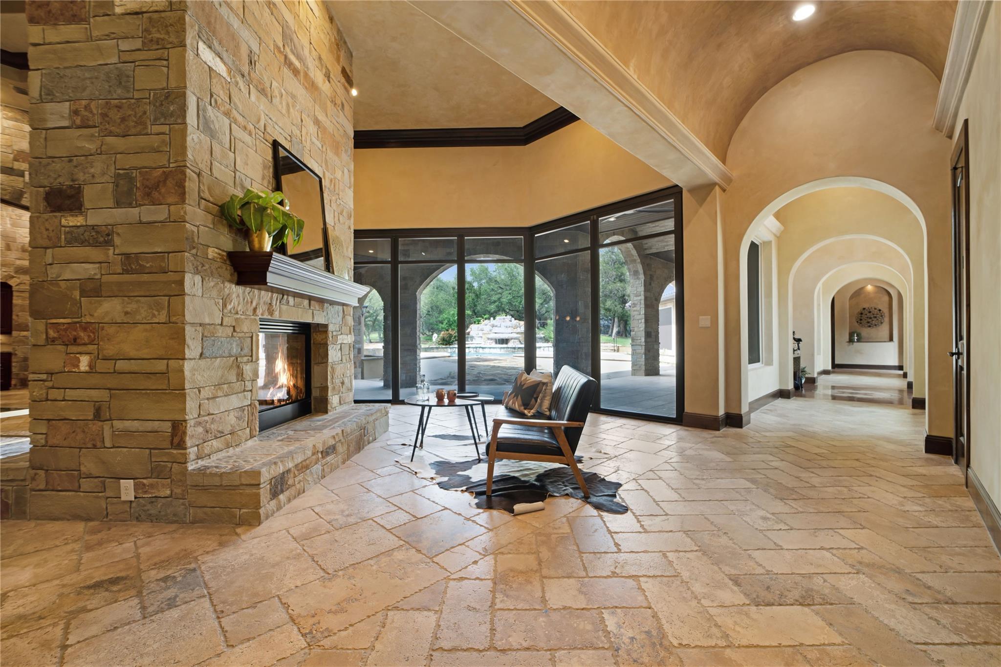 1024 Spanish Trl Property Photo 5
