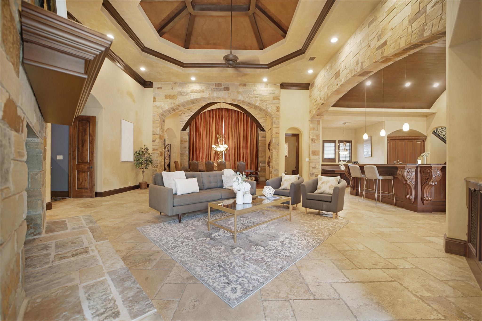 1024 Spanish Trl Property Photo 12