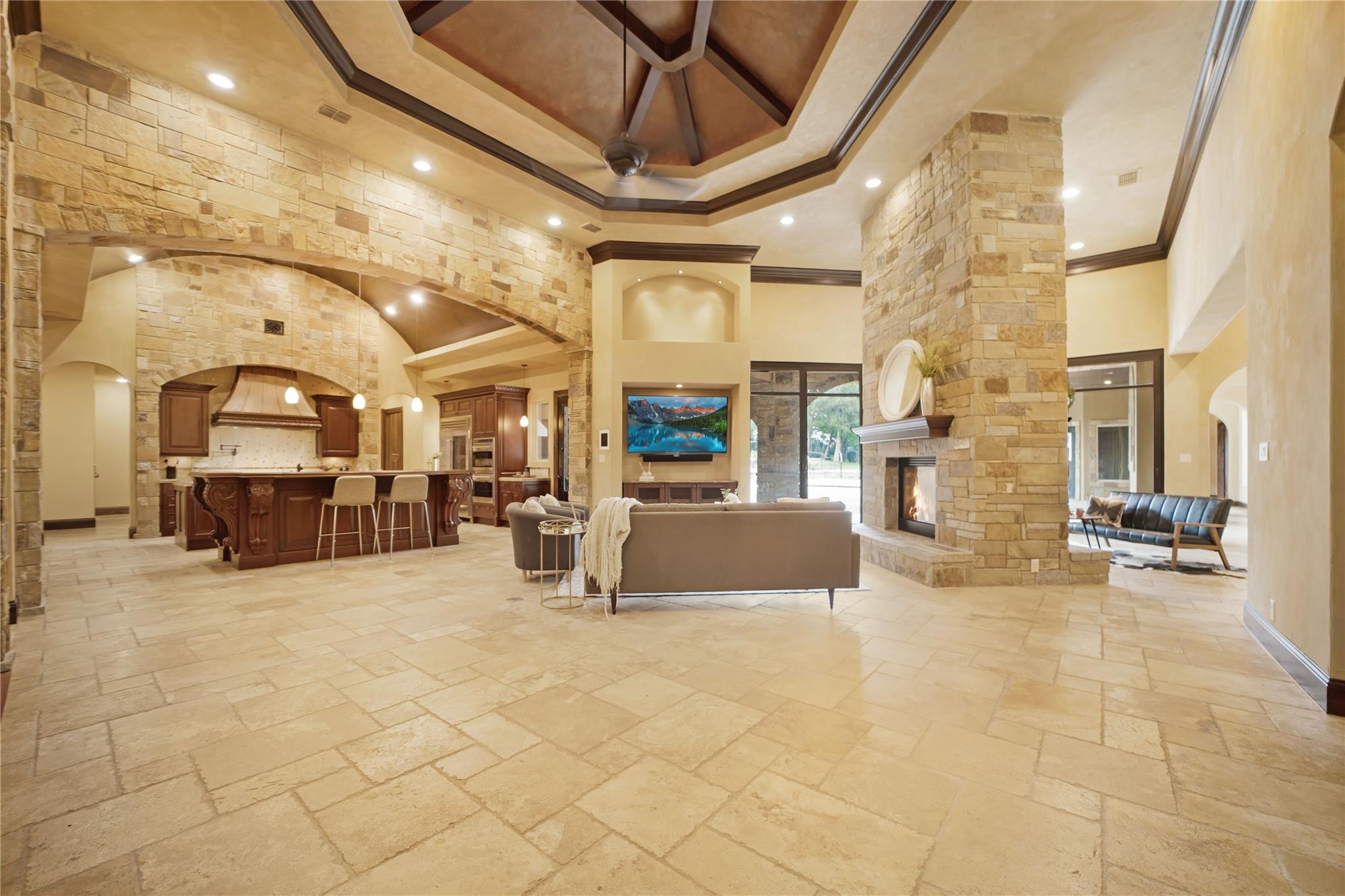1024 Spanish Trl Property Photo 17