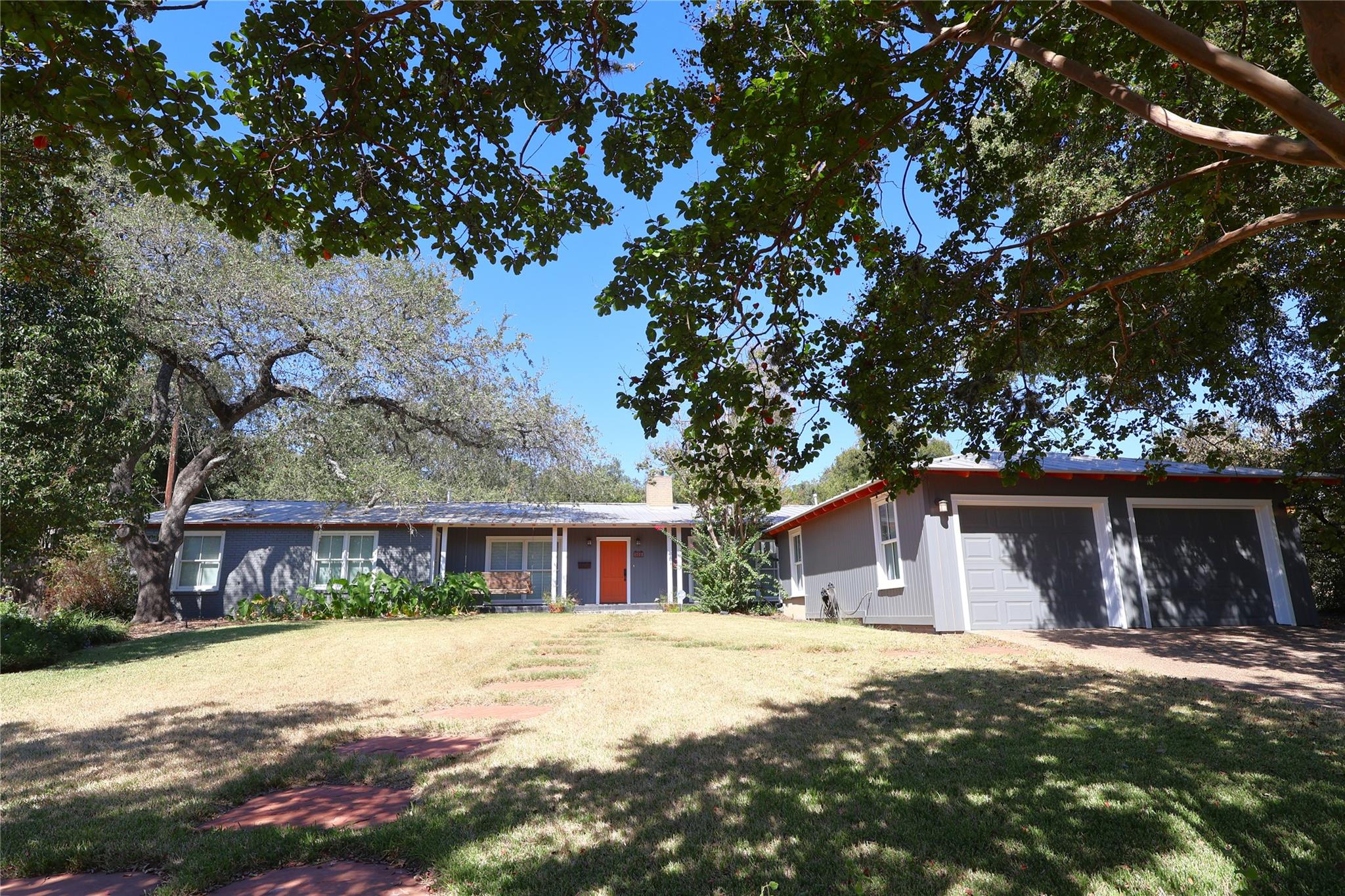 4702 Shadow Ln Property Photo 1