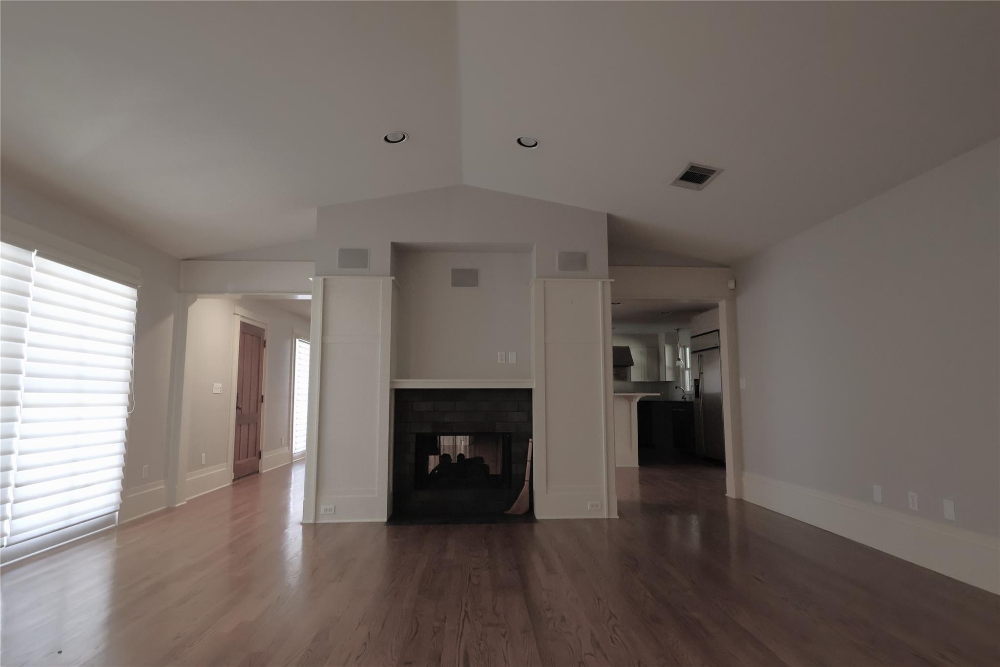 4702 Shadow Ln Property Photo 6