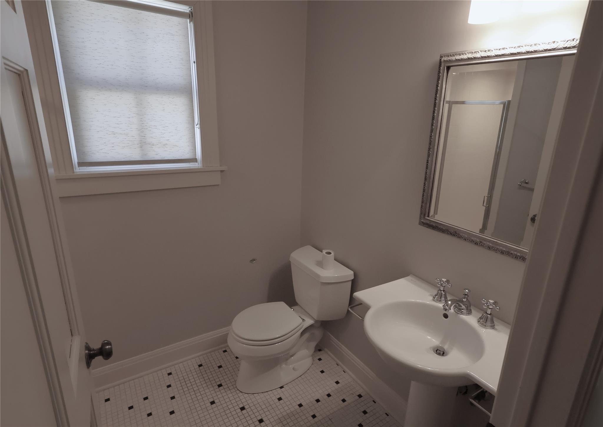 4702 Shadow Ln Property Photo 8