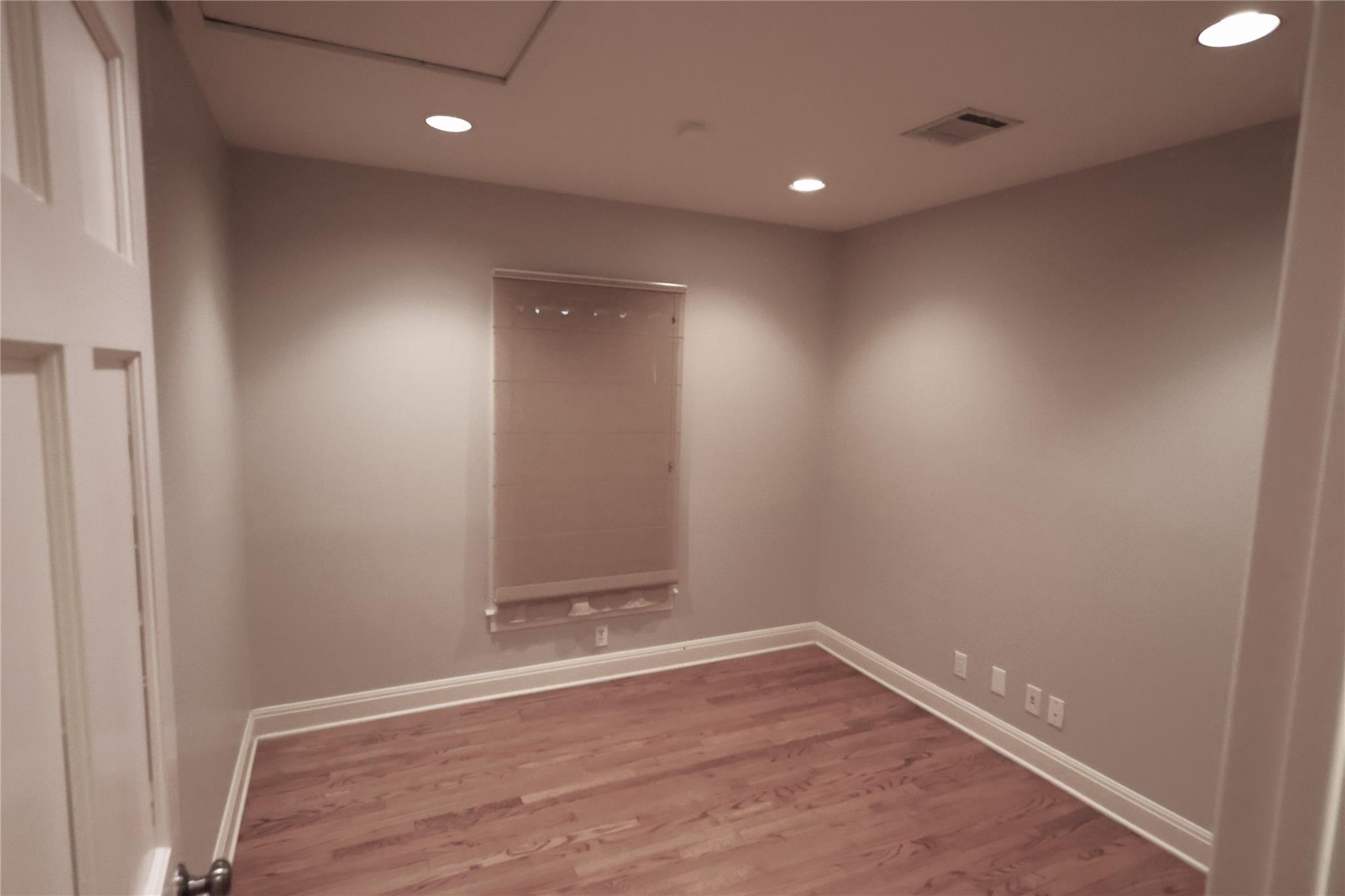 4702 Shadow Ln Property Photo 10