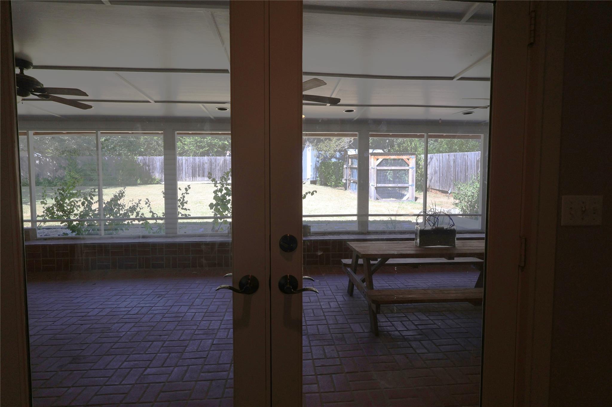 4702 Shadow Ln Property Photo 11