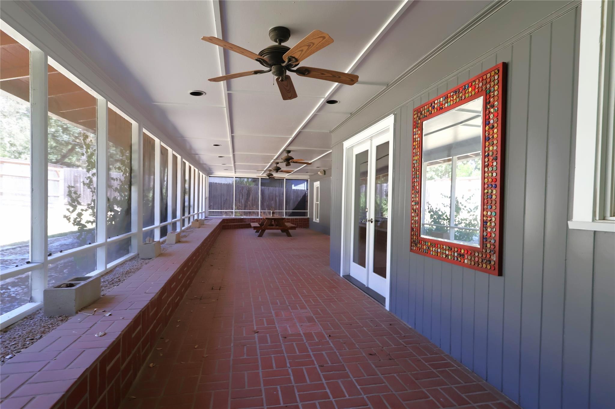 4702 Shadow Ln Property Photo 16