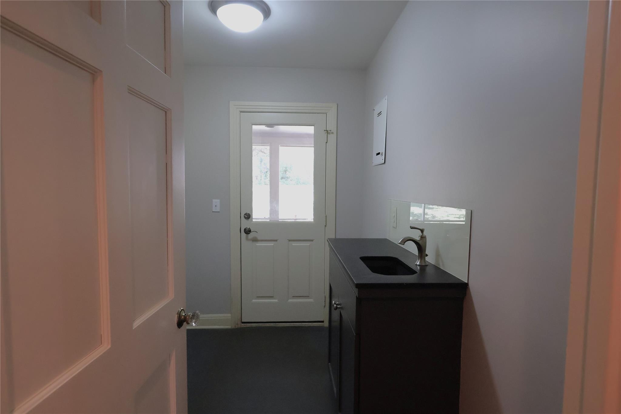 4702 Shadow Ln Property Photo 21