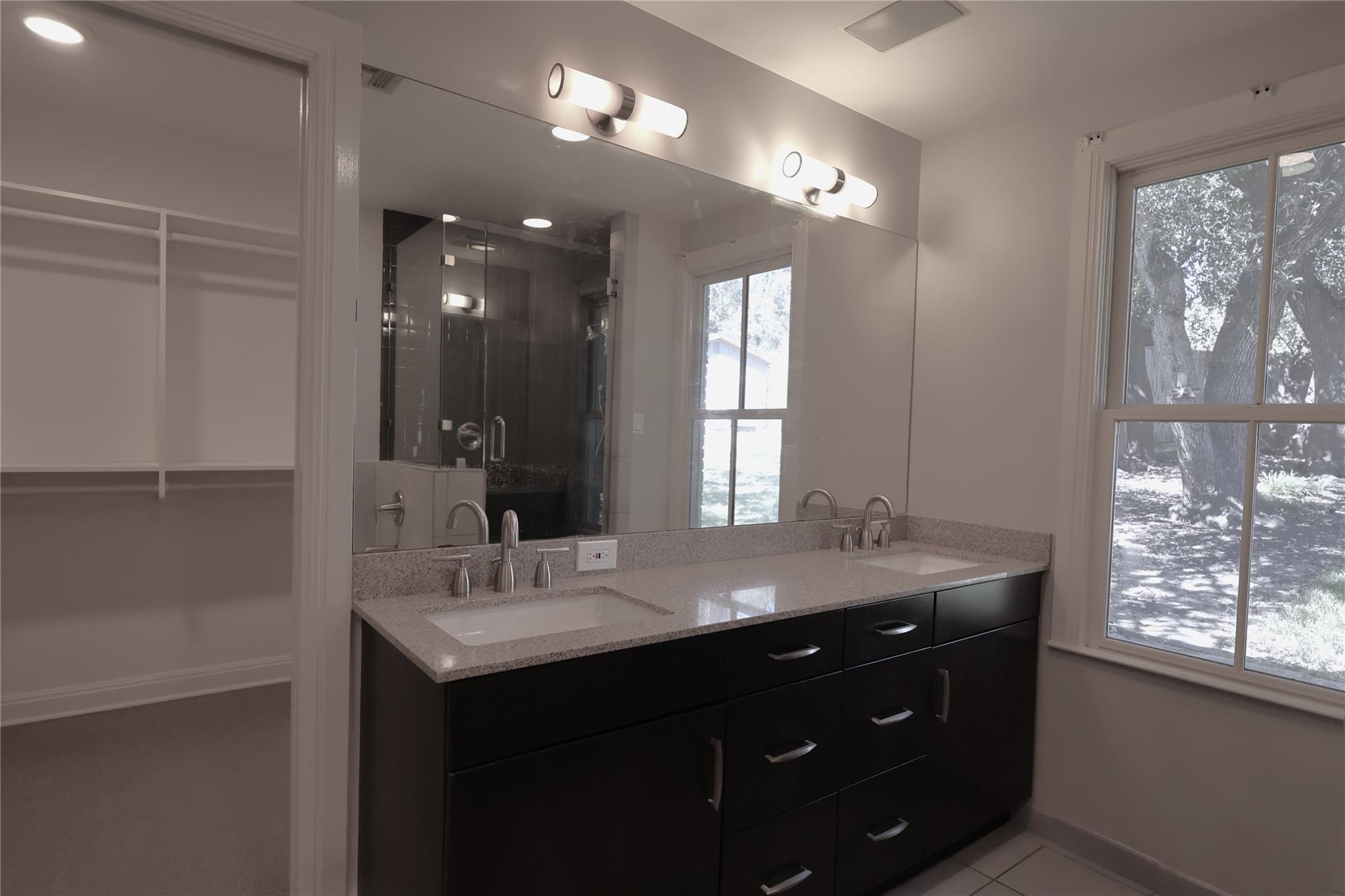 4702 Shadow Ln Property Photo 28