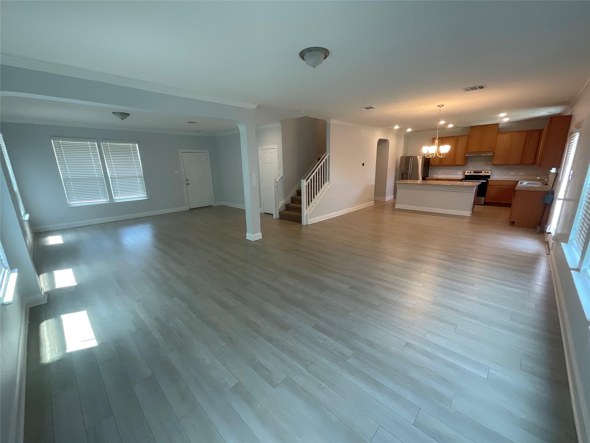 13821 Abraham Lincoln St Property Photo 4