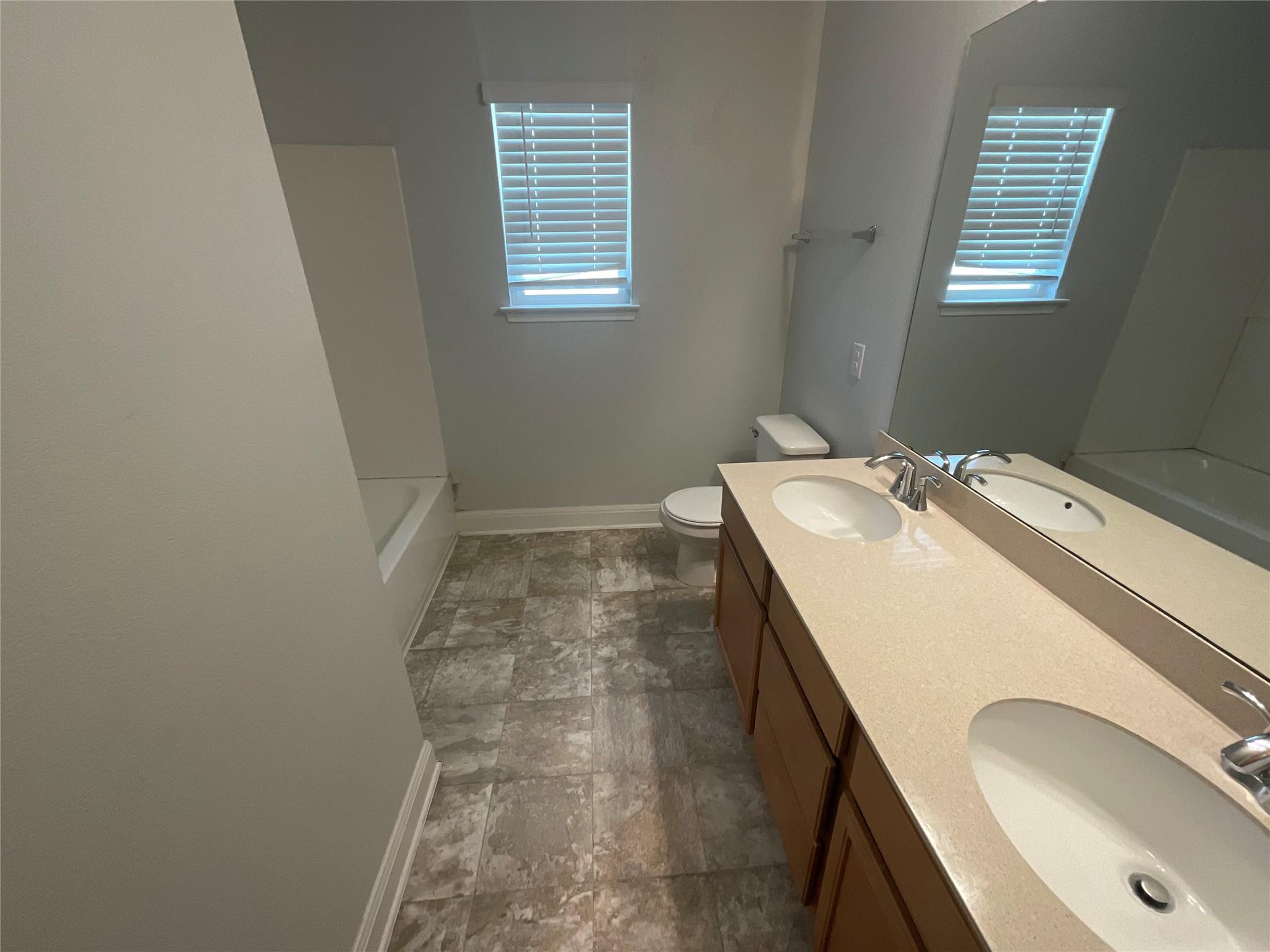 13821 Abraham Lincoln St Property Photo 21