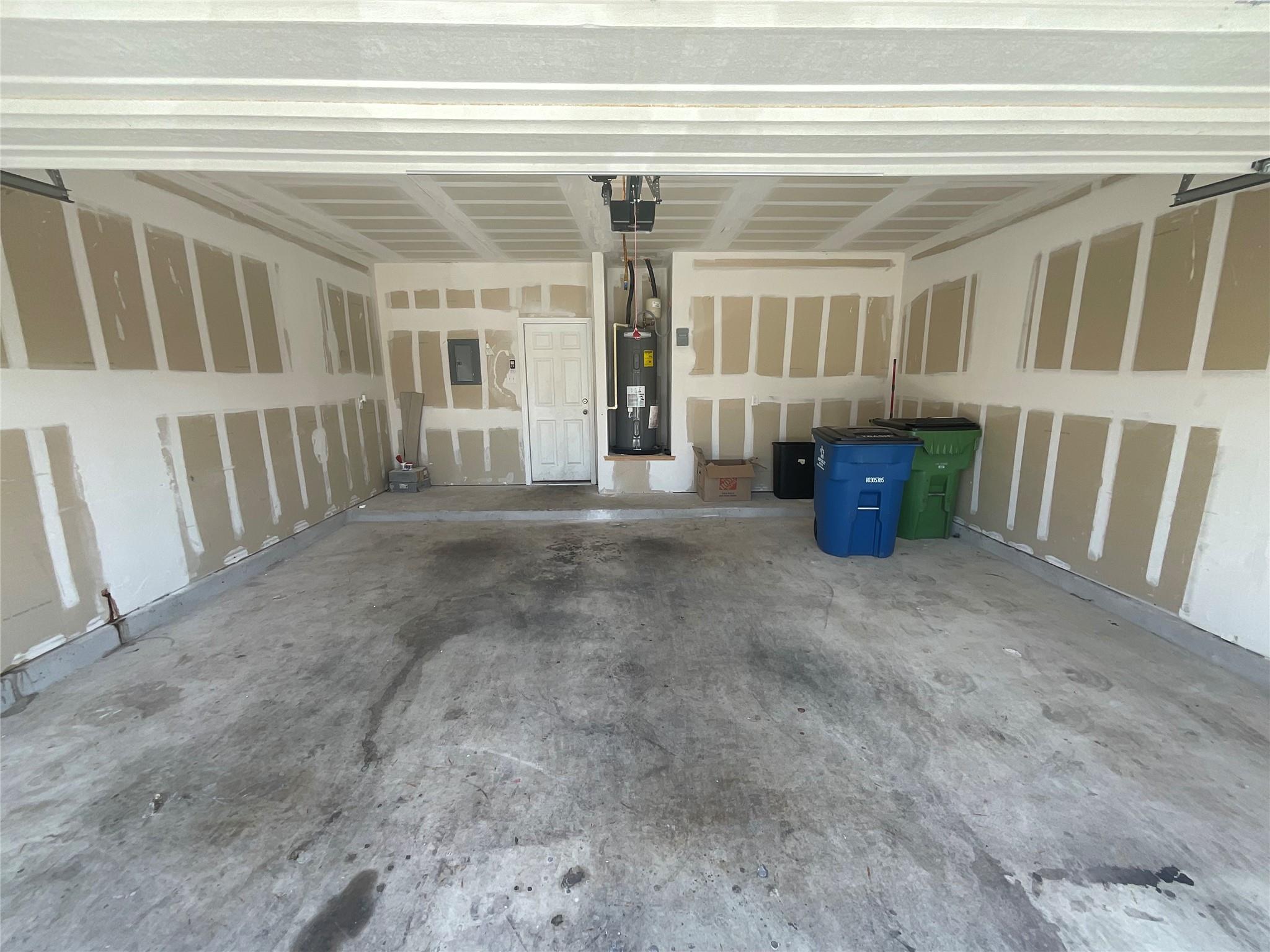 13821 Abraham Lincoln St Property Photo 27
