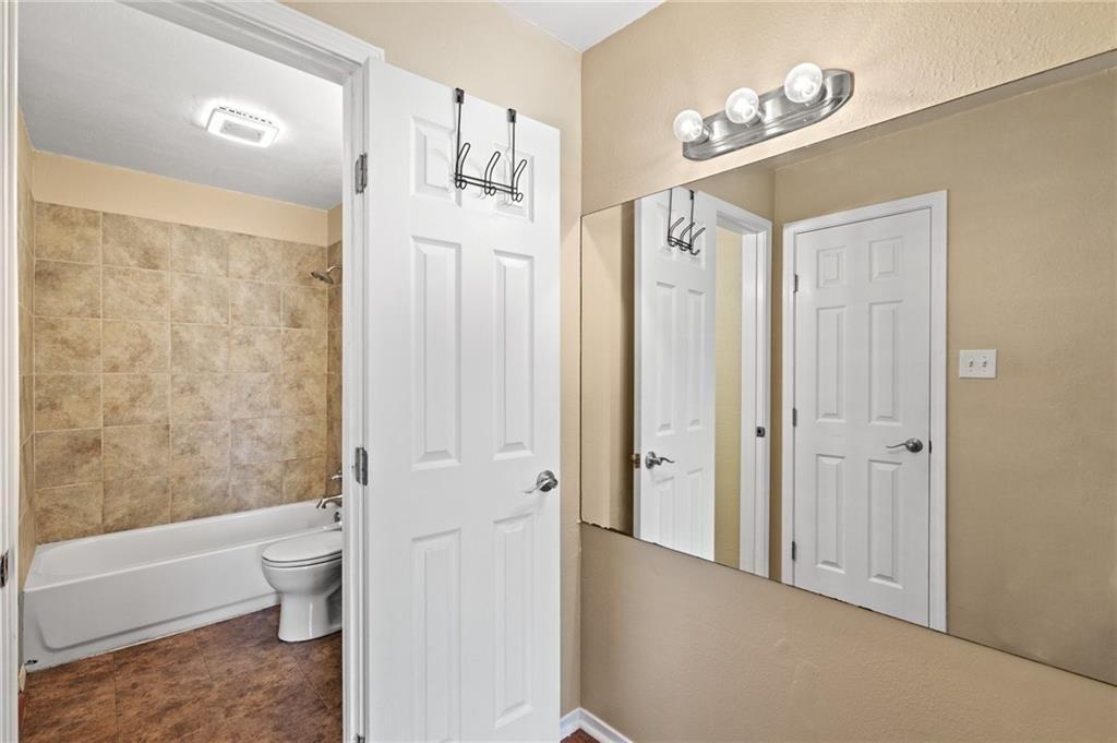 4819 Misty Slope Ln Property Photo 13