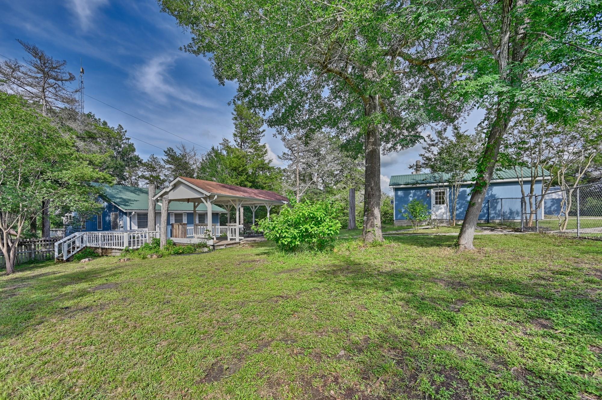 9481 Lake Forest Cir Property Photo 1