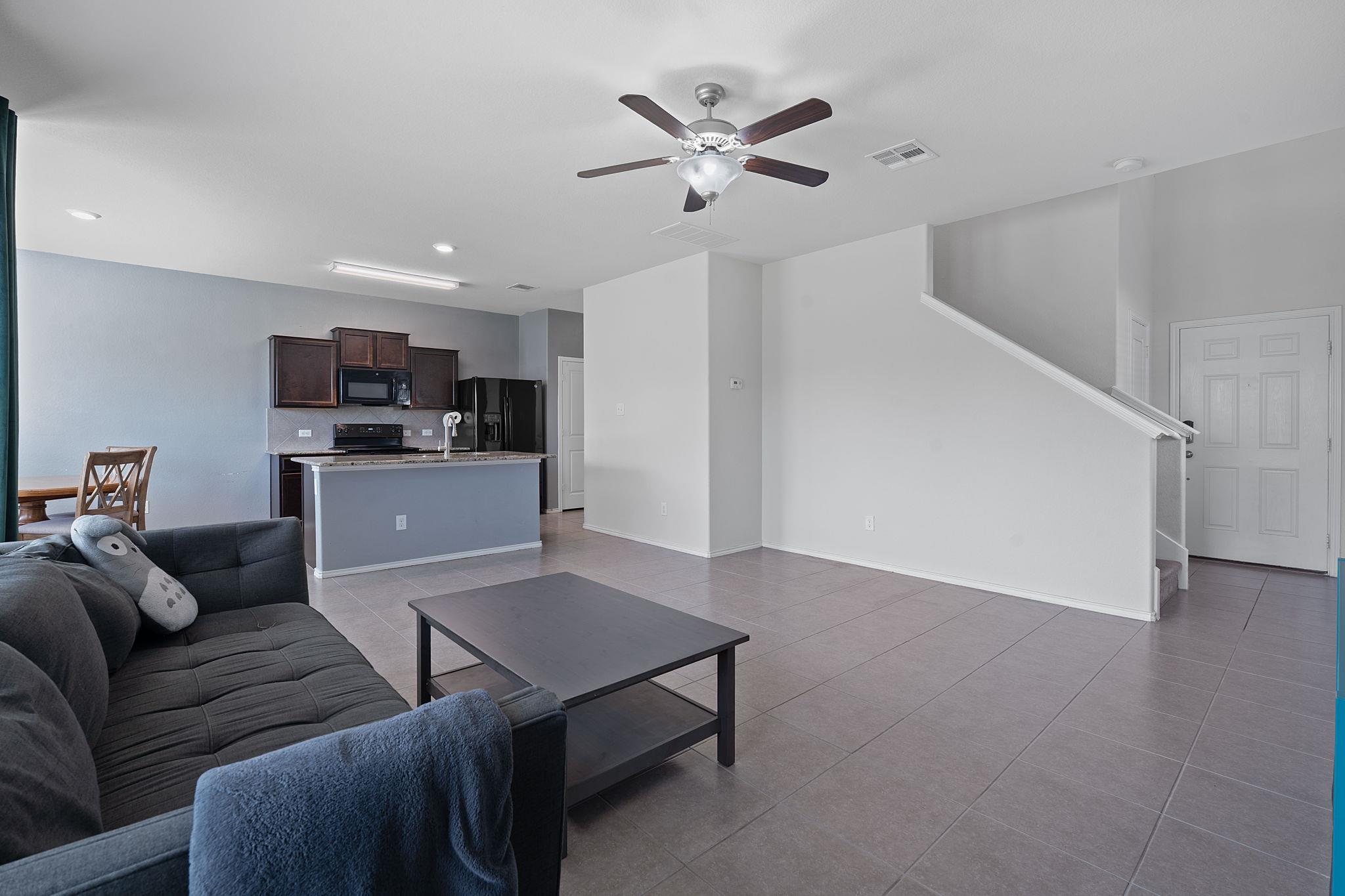 520 Shimek St #14a Property Photo 4