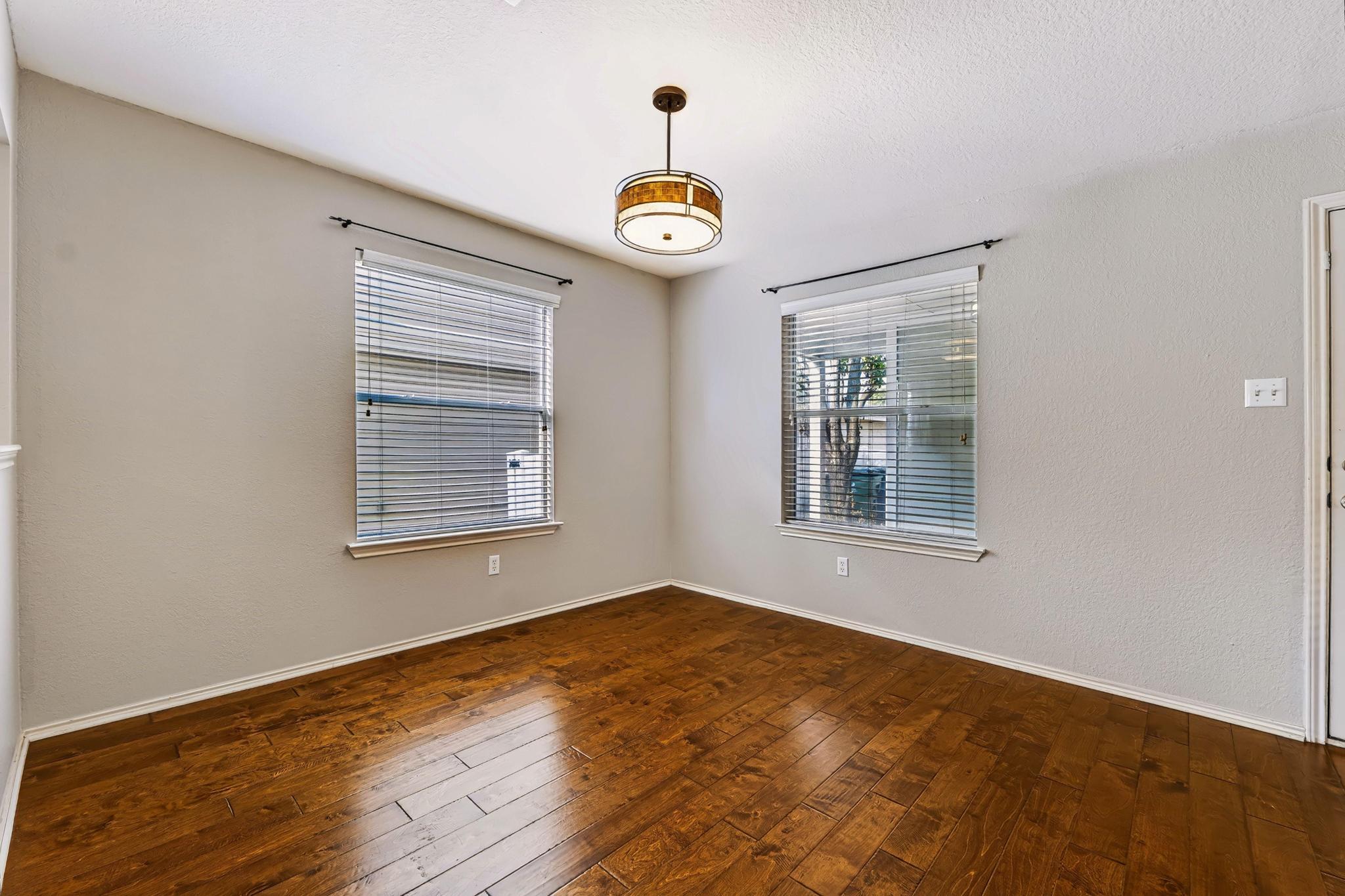 1421 Davis Mountain Loop Property Photo 8