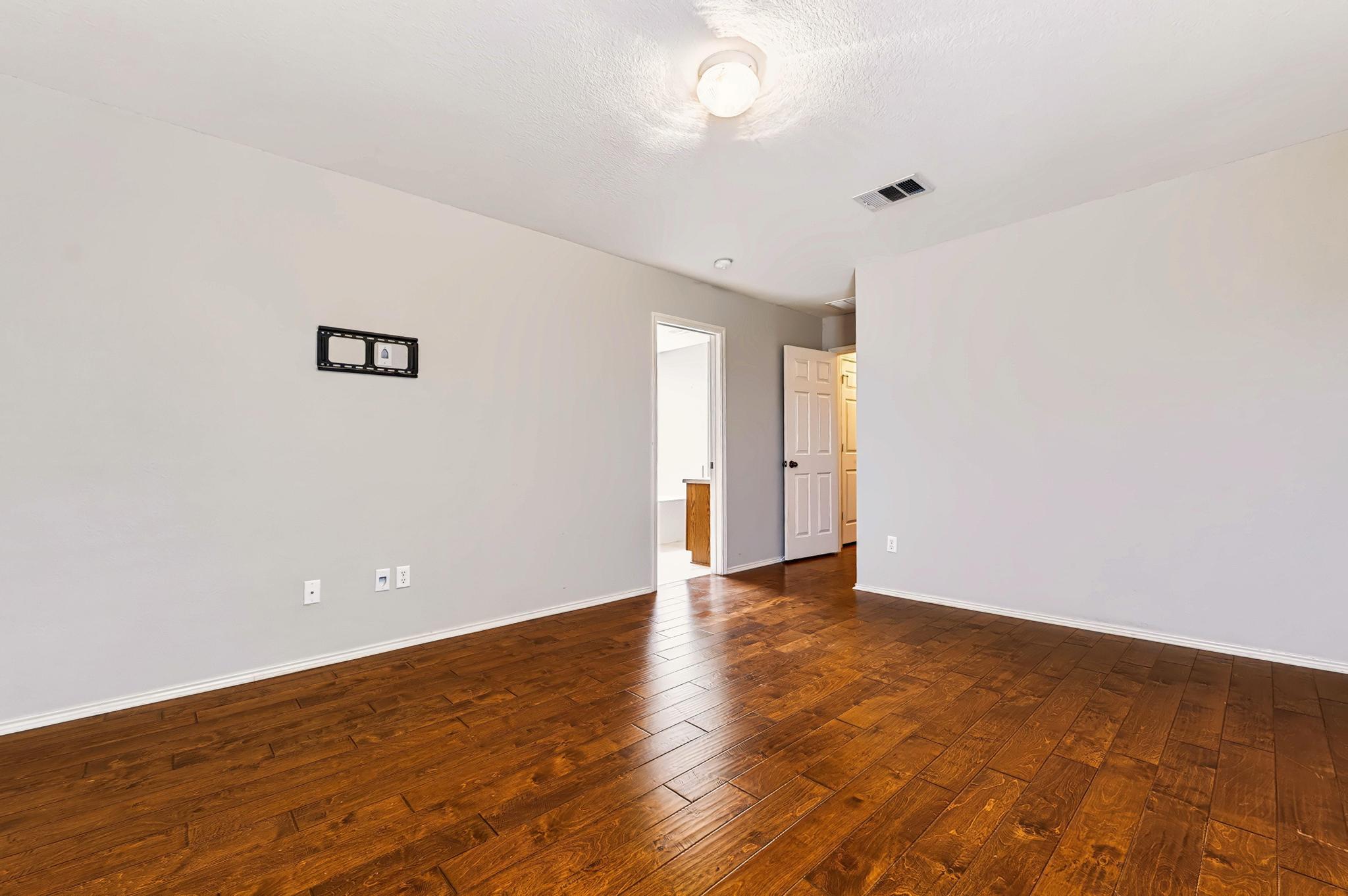 1421 Davis Mountain Loop Property Photo 12