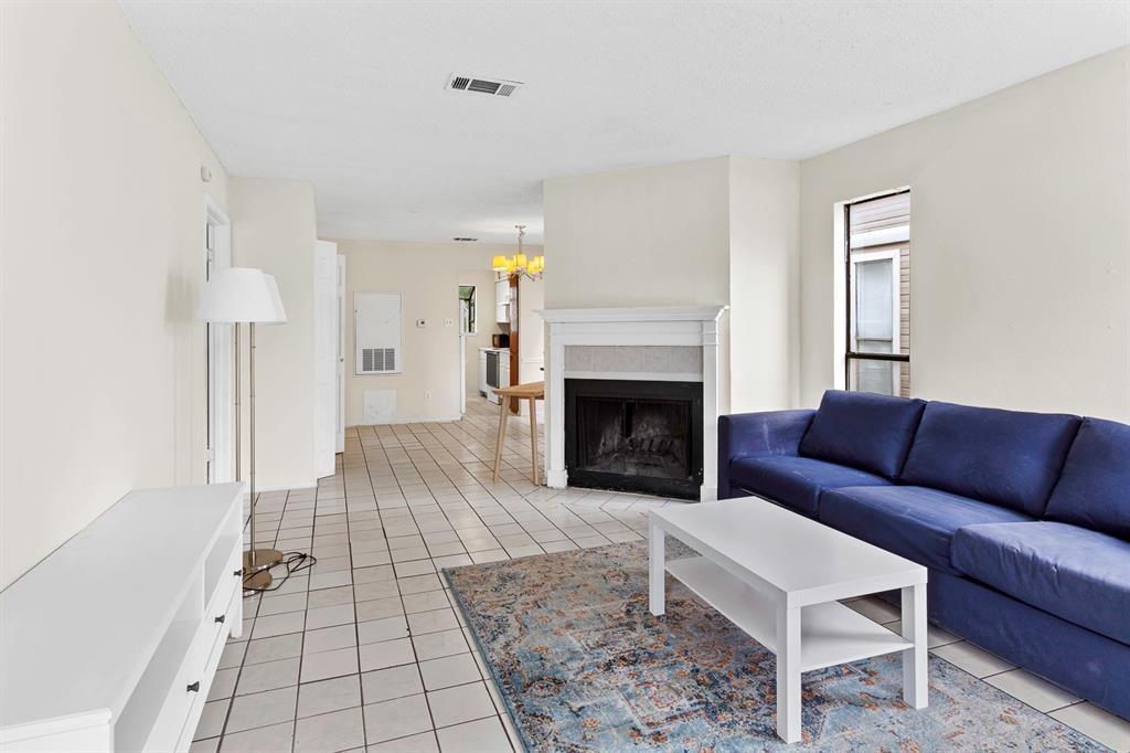 1907 W Loop #b None #b Property Photo 2