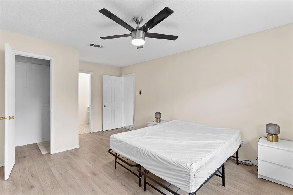 1907 W Loop #b None #b Property Photo 3